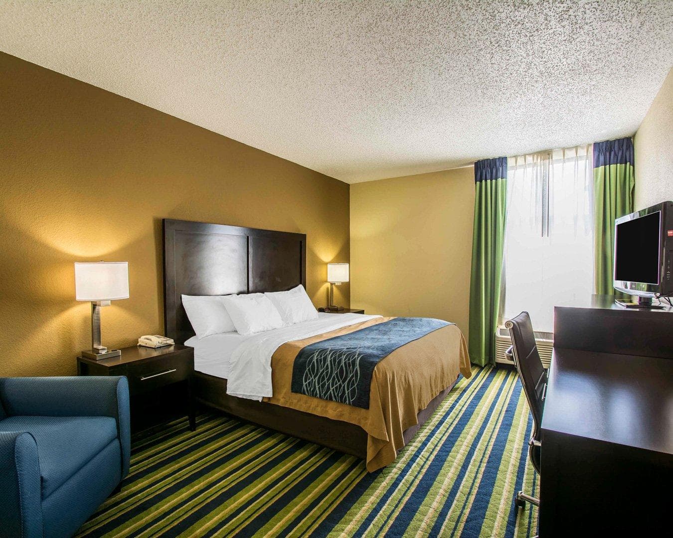 Comfort Inn & Suites Lantana - West Palm Beach South - Image 2