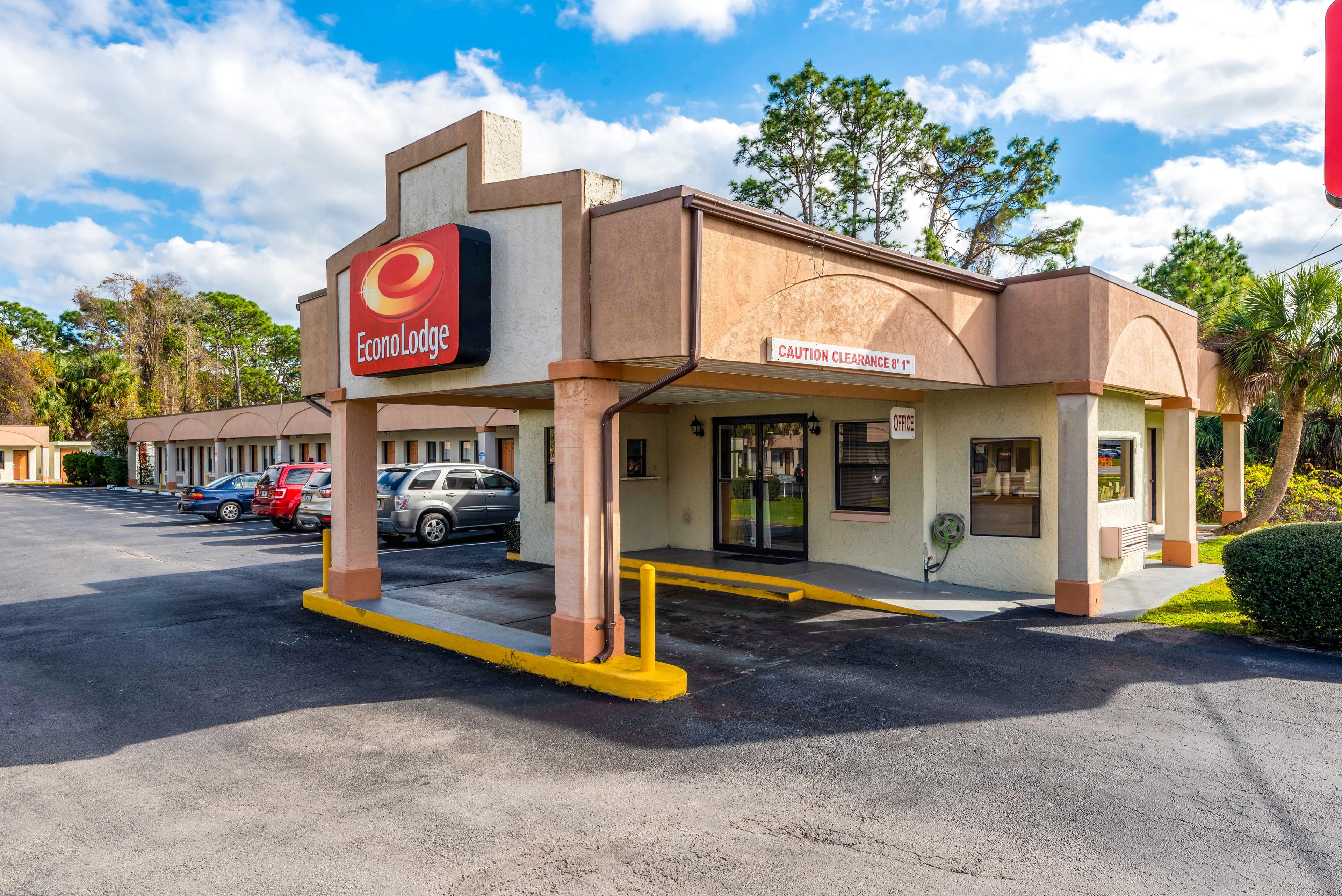 Econo Lodge Crystal River - Image 1