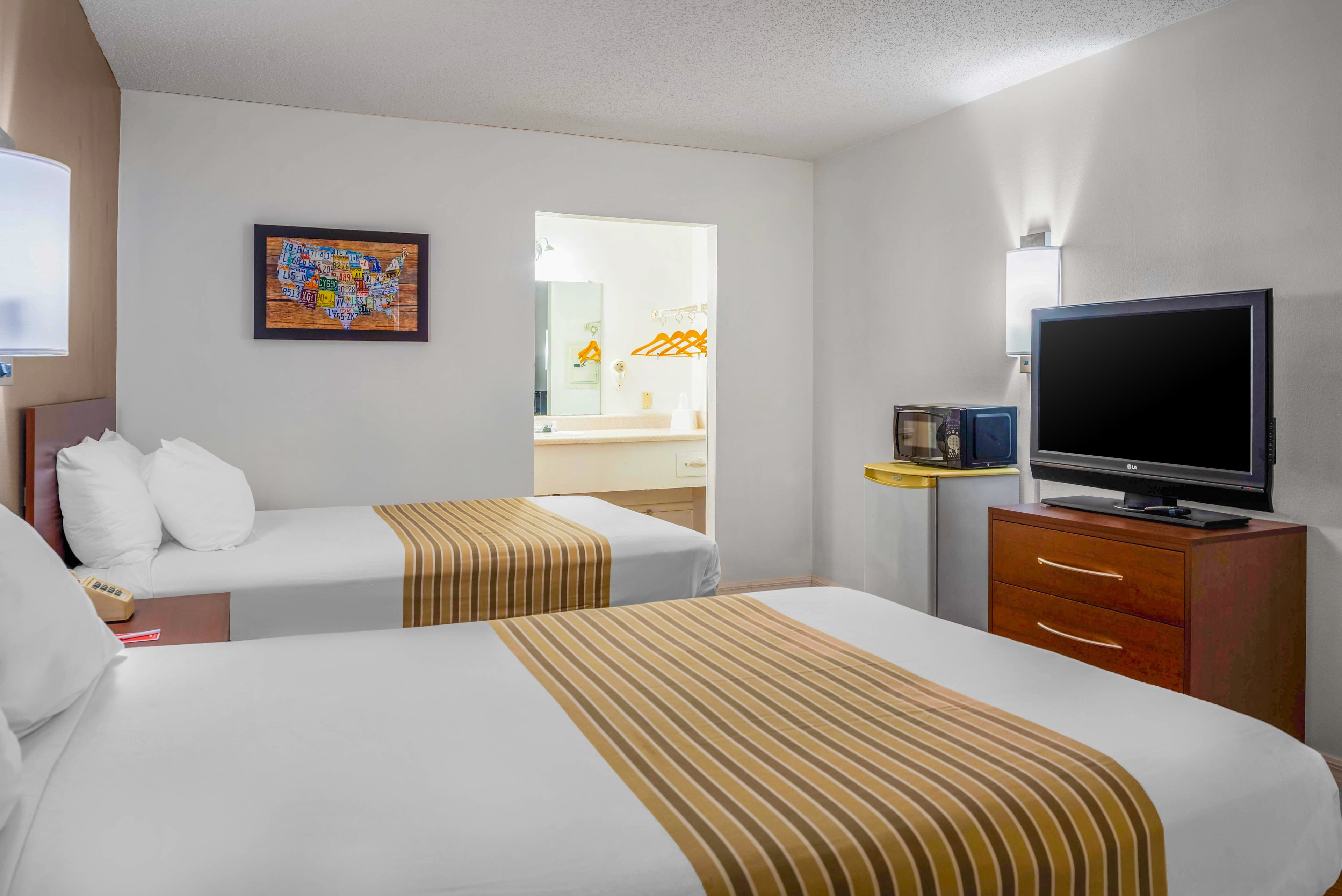 Econo Lodge Crystal River - Image 3