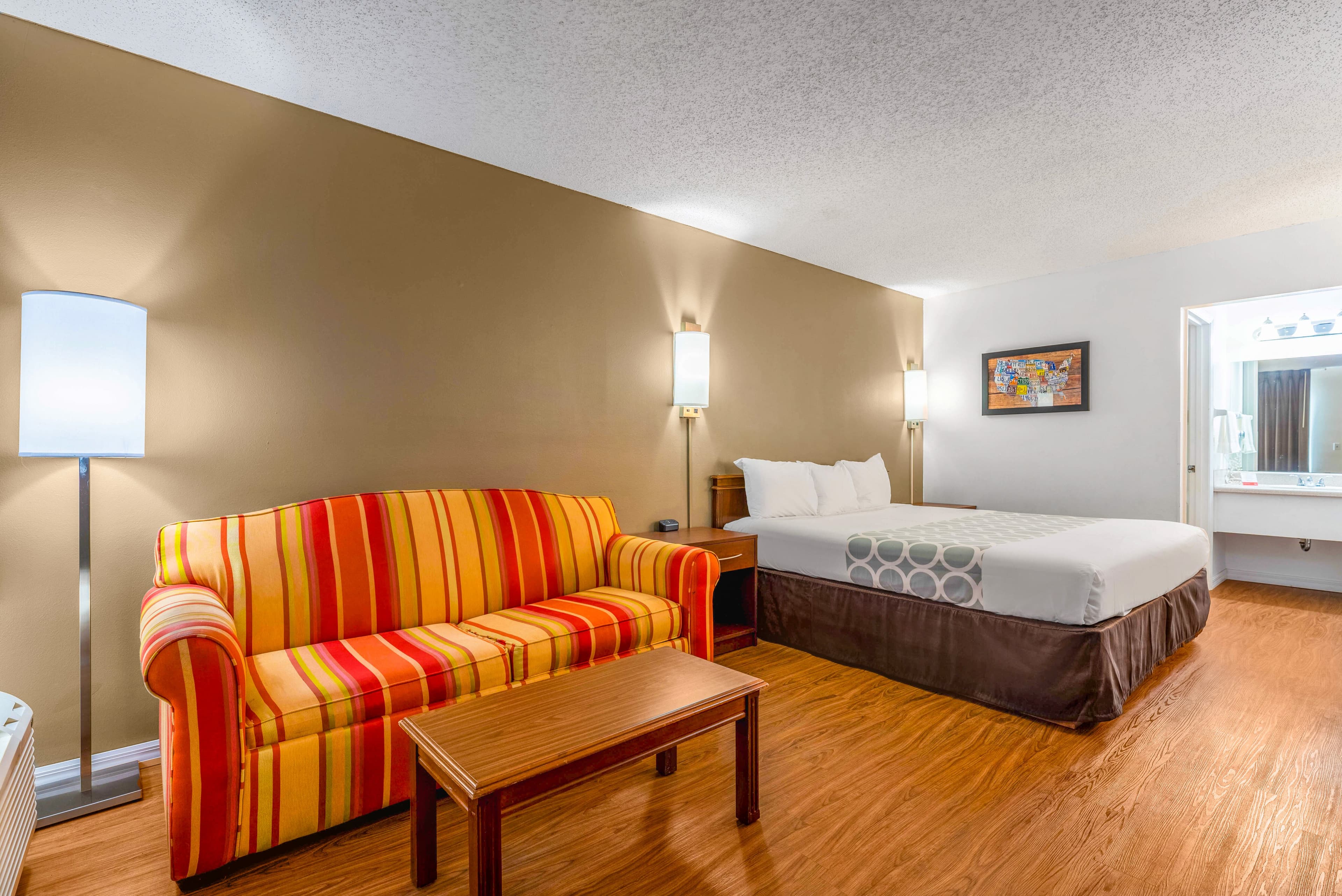 Econo Lodge Crystal River — 8