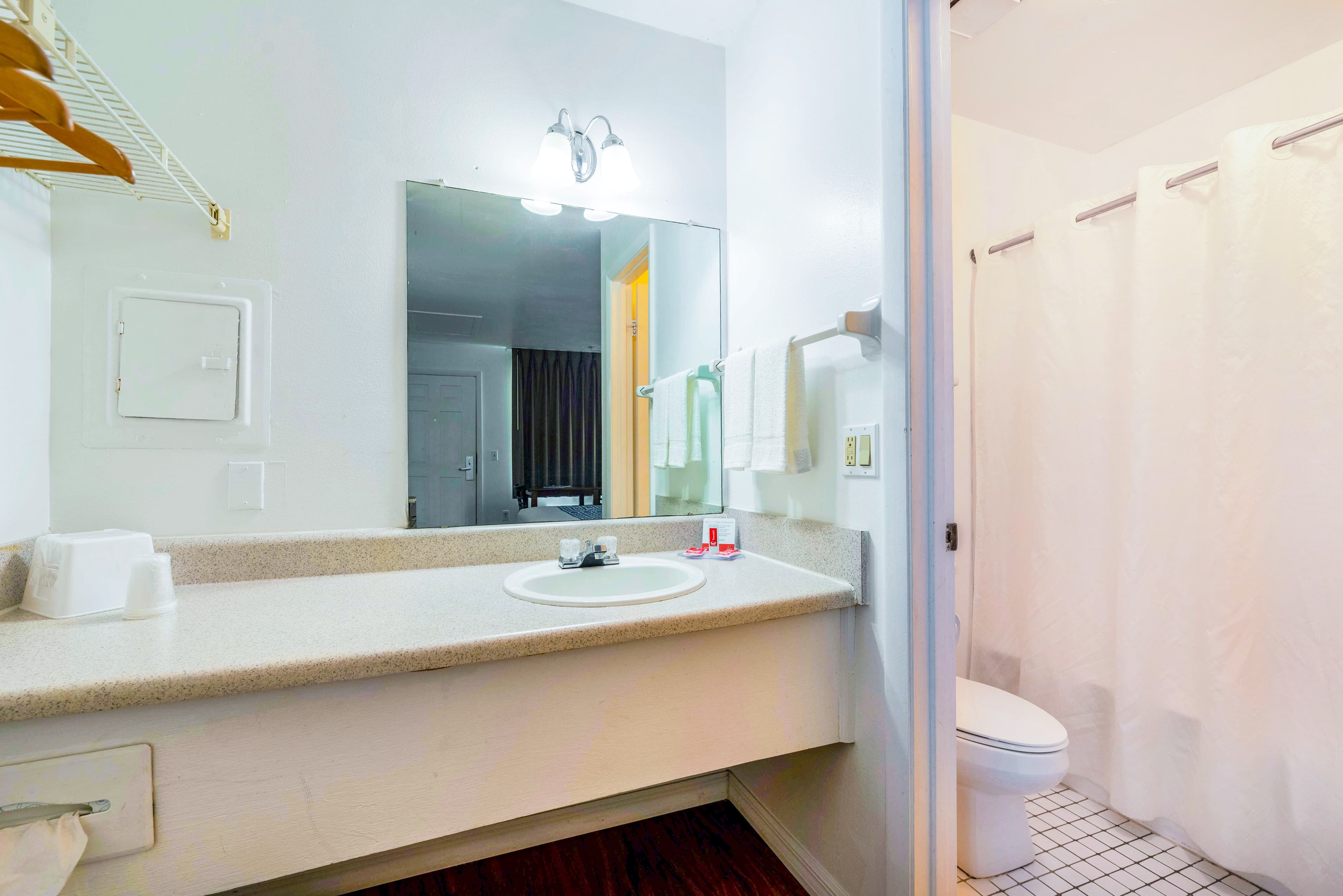 Econo Lodge Crystal River — 16