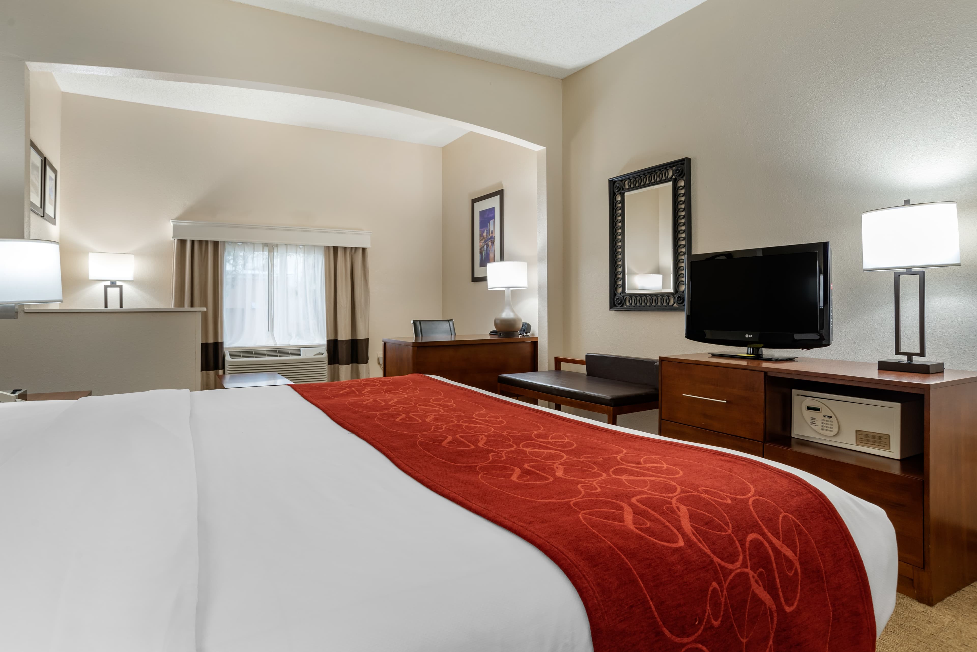 Comfort Suites Jacksonville Airport — 8
