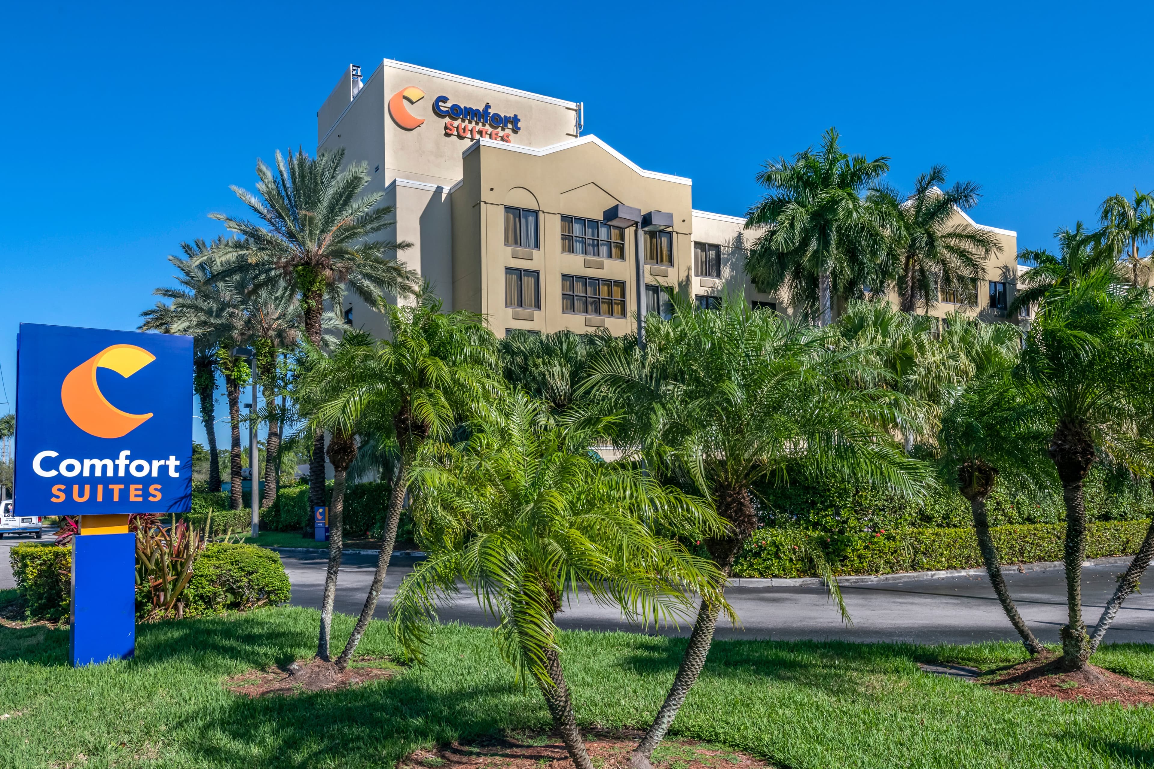 Comfort Suites Miami - Kendall - Image 1