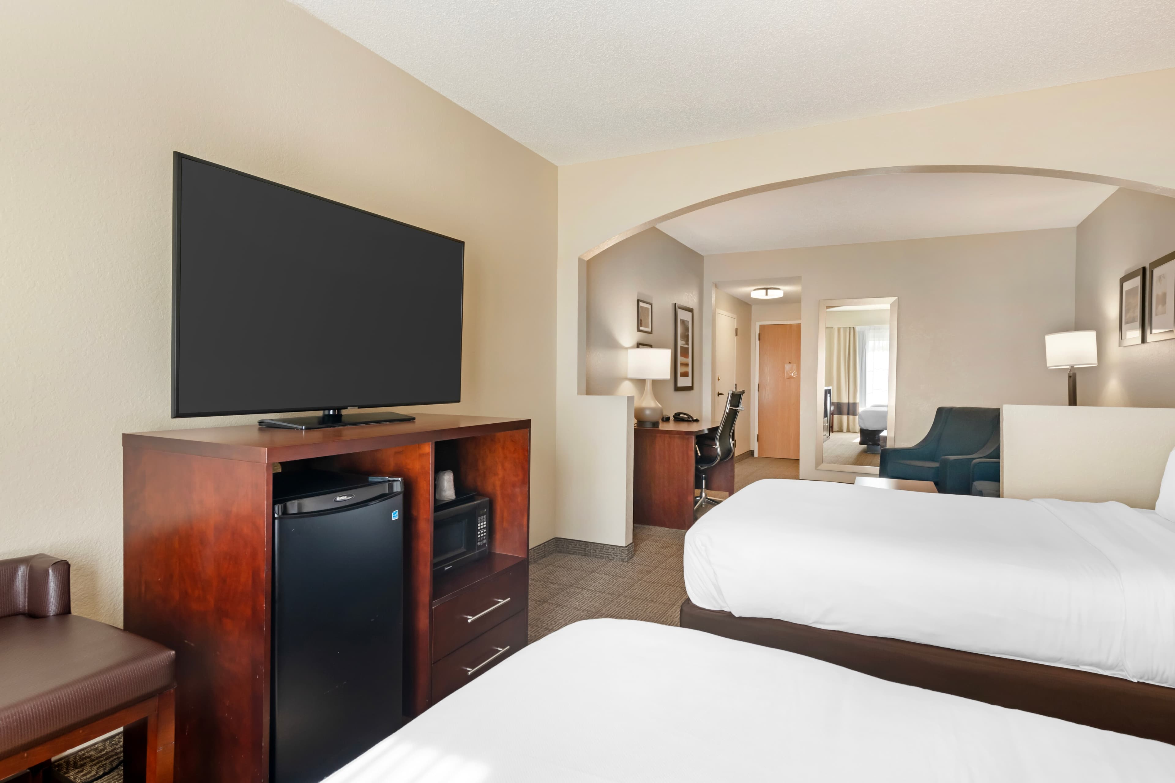 Comfort Suites Downtown — 7