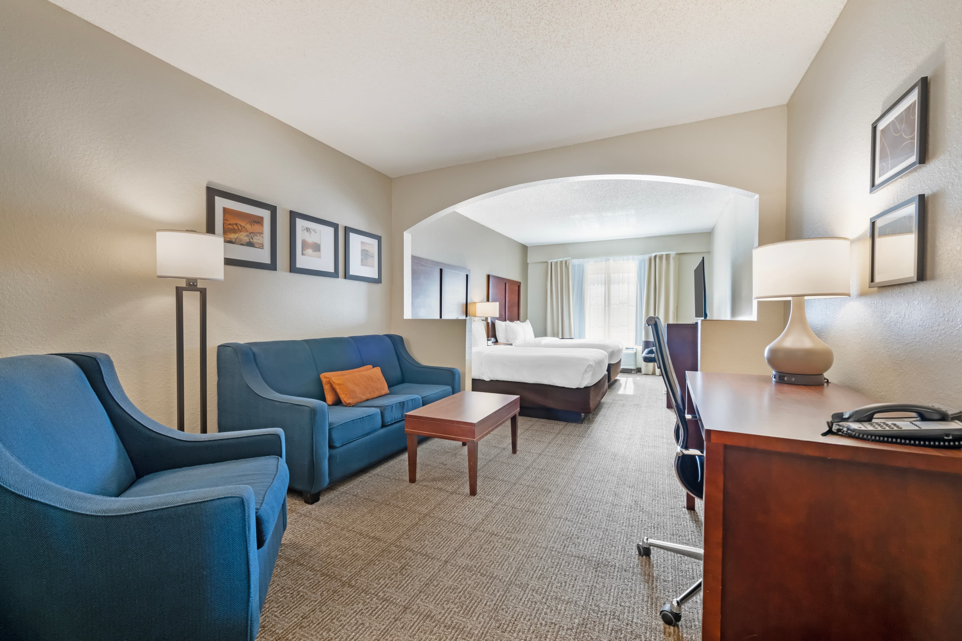 Comfort Suites Downtown — 8