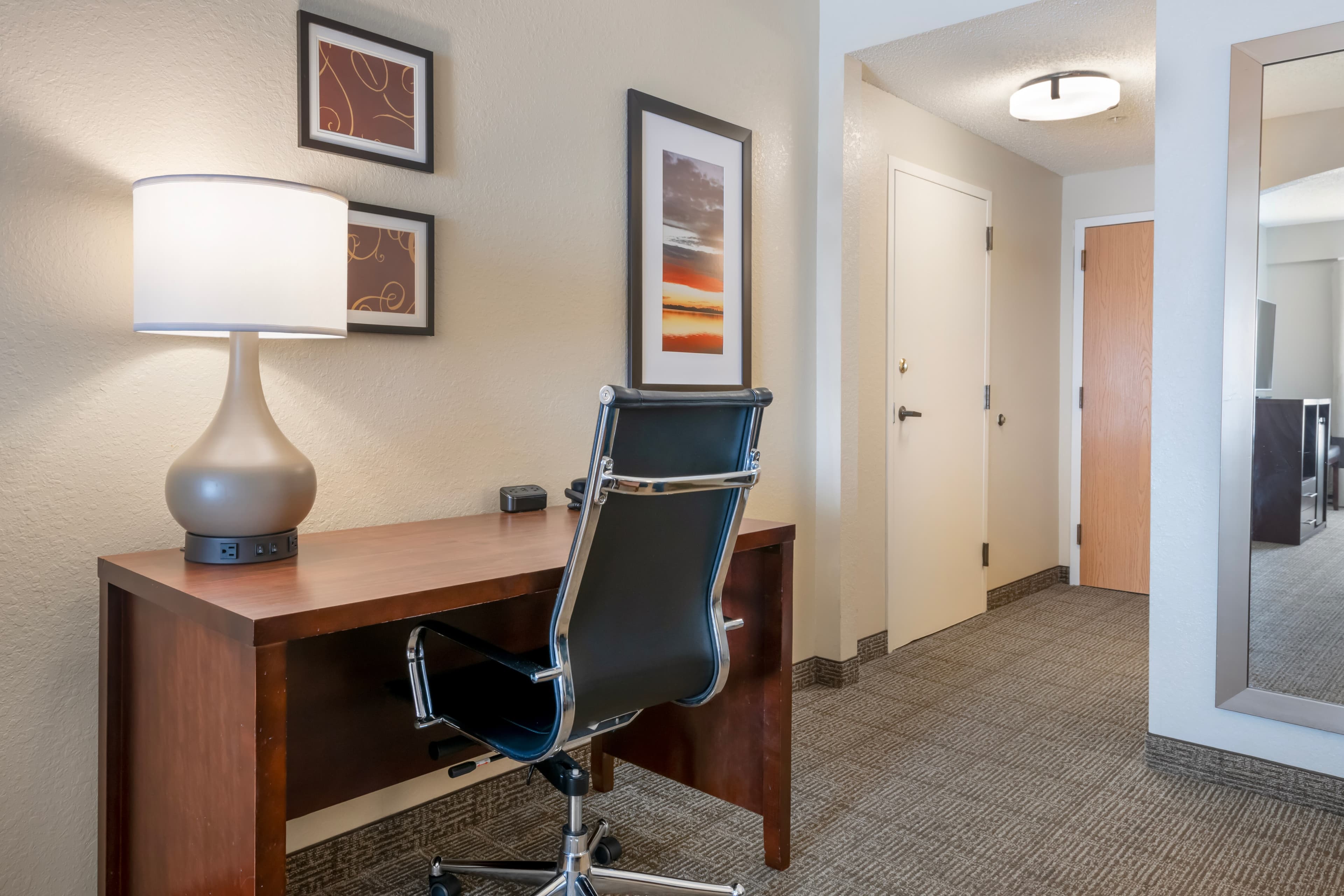 Comfort Suites Downtown — 9