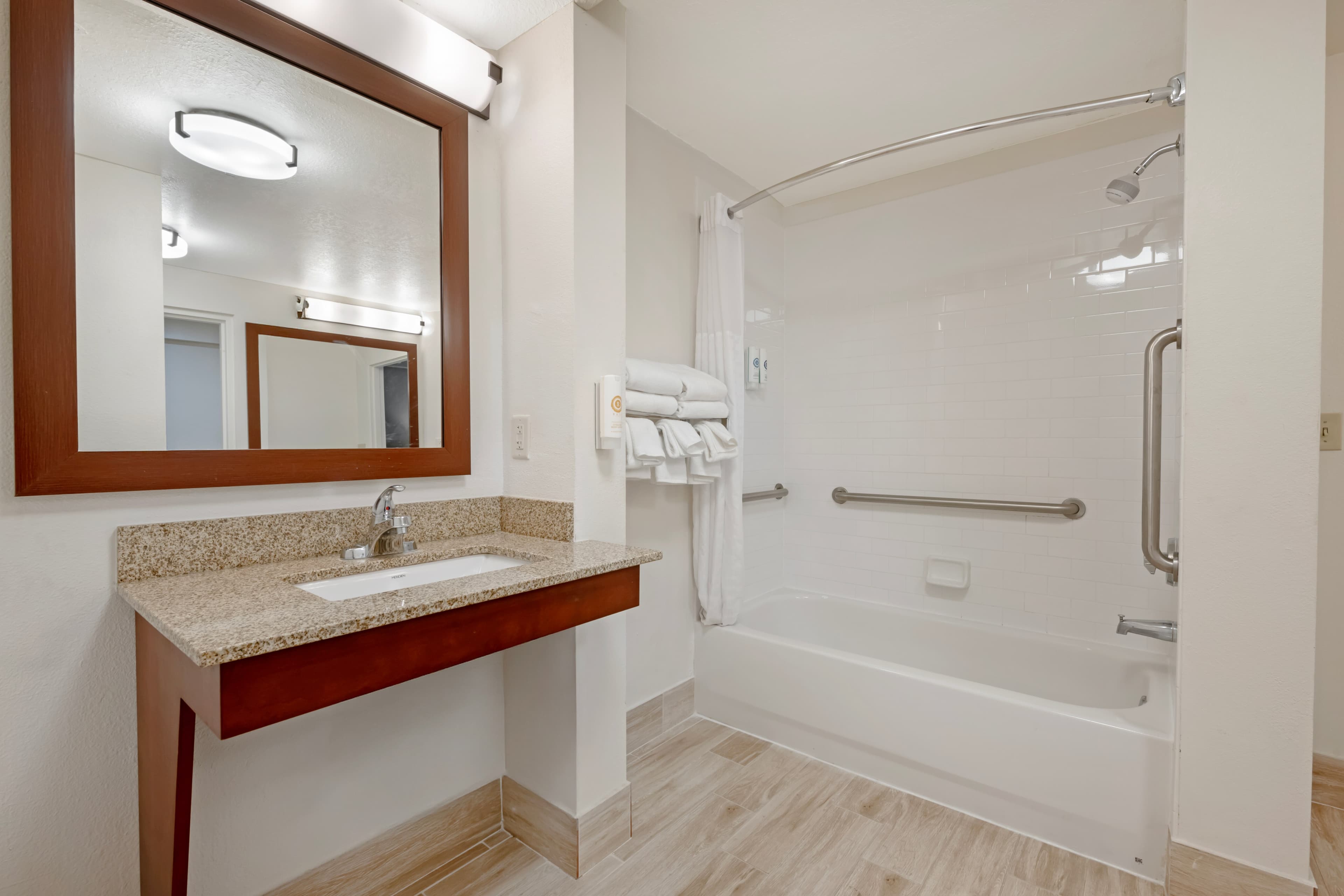 Comfort Suites Downtown — 20