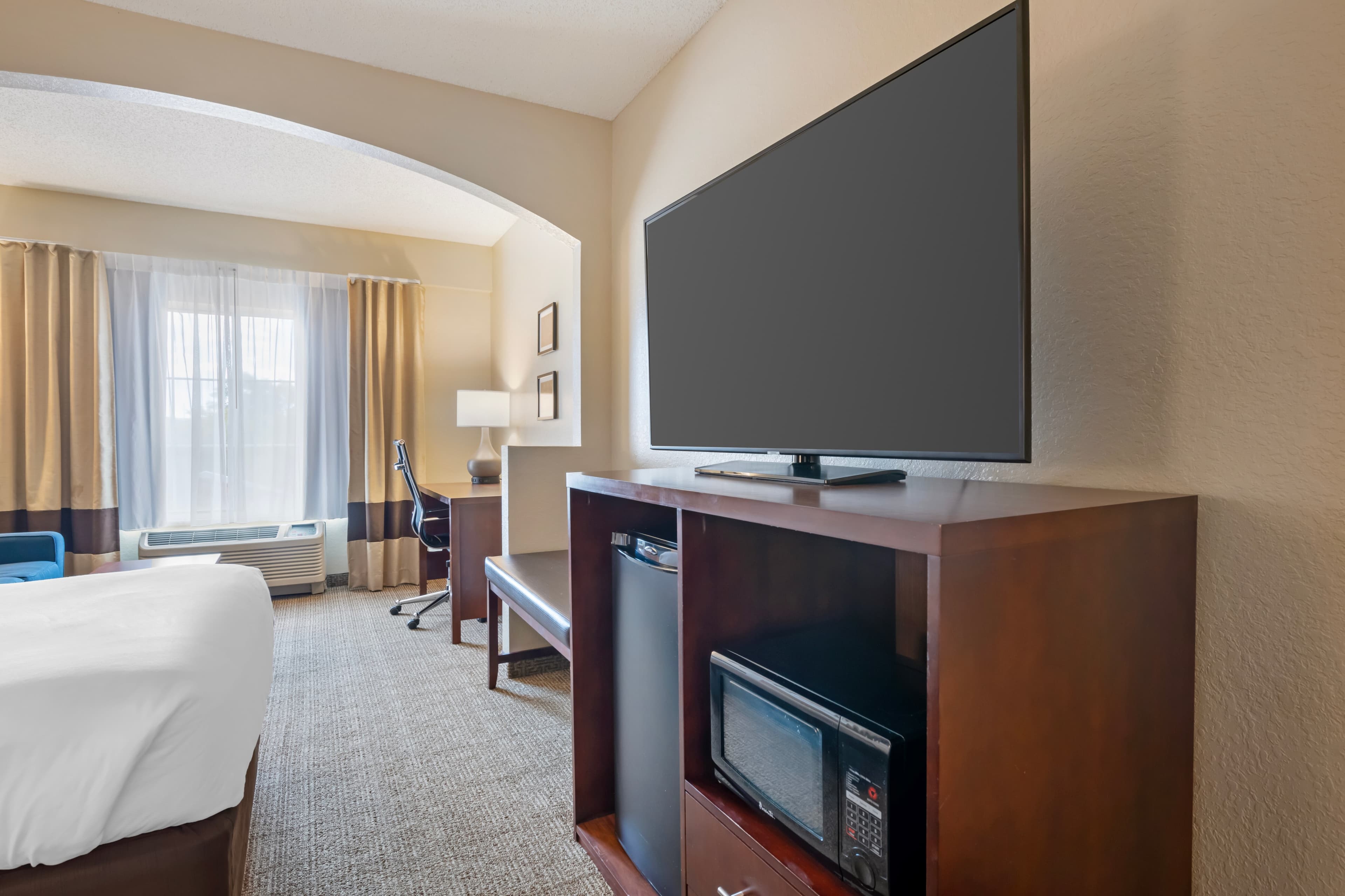 Comfort Suites Downtown — 30