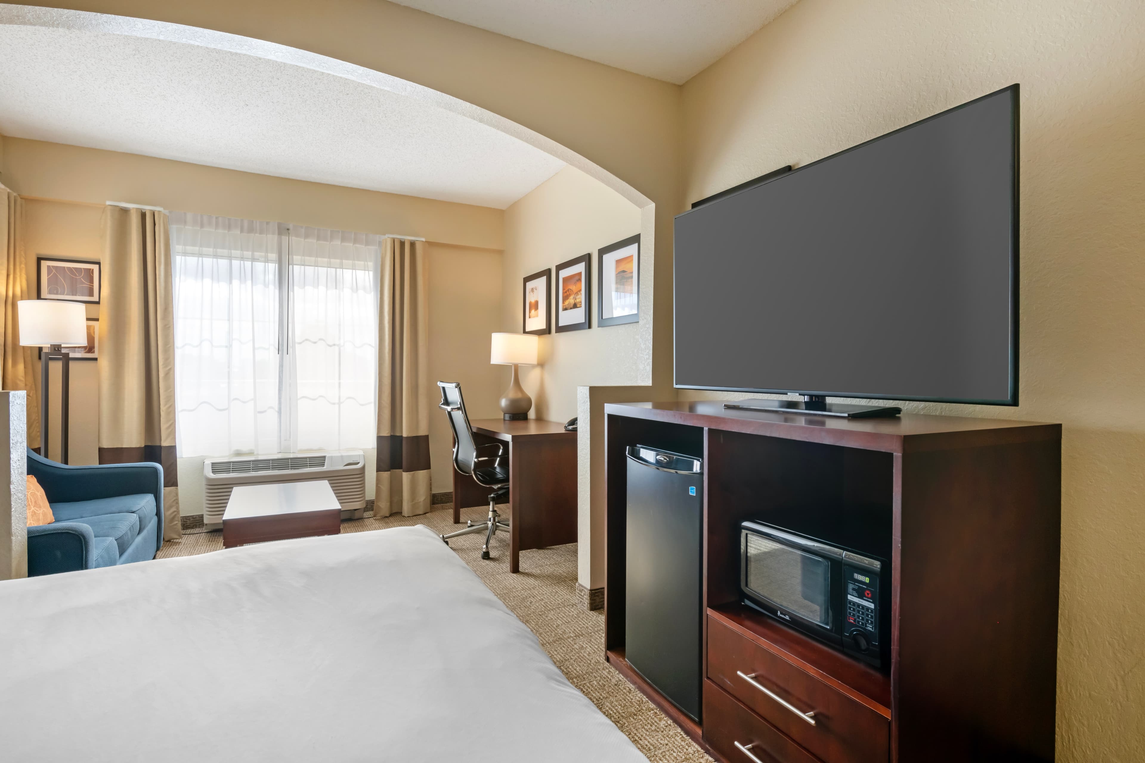 Comfort Suites Downtown — 38