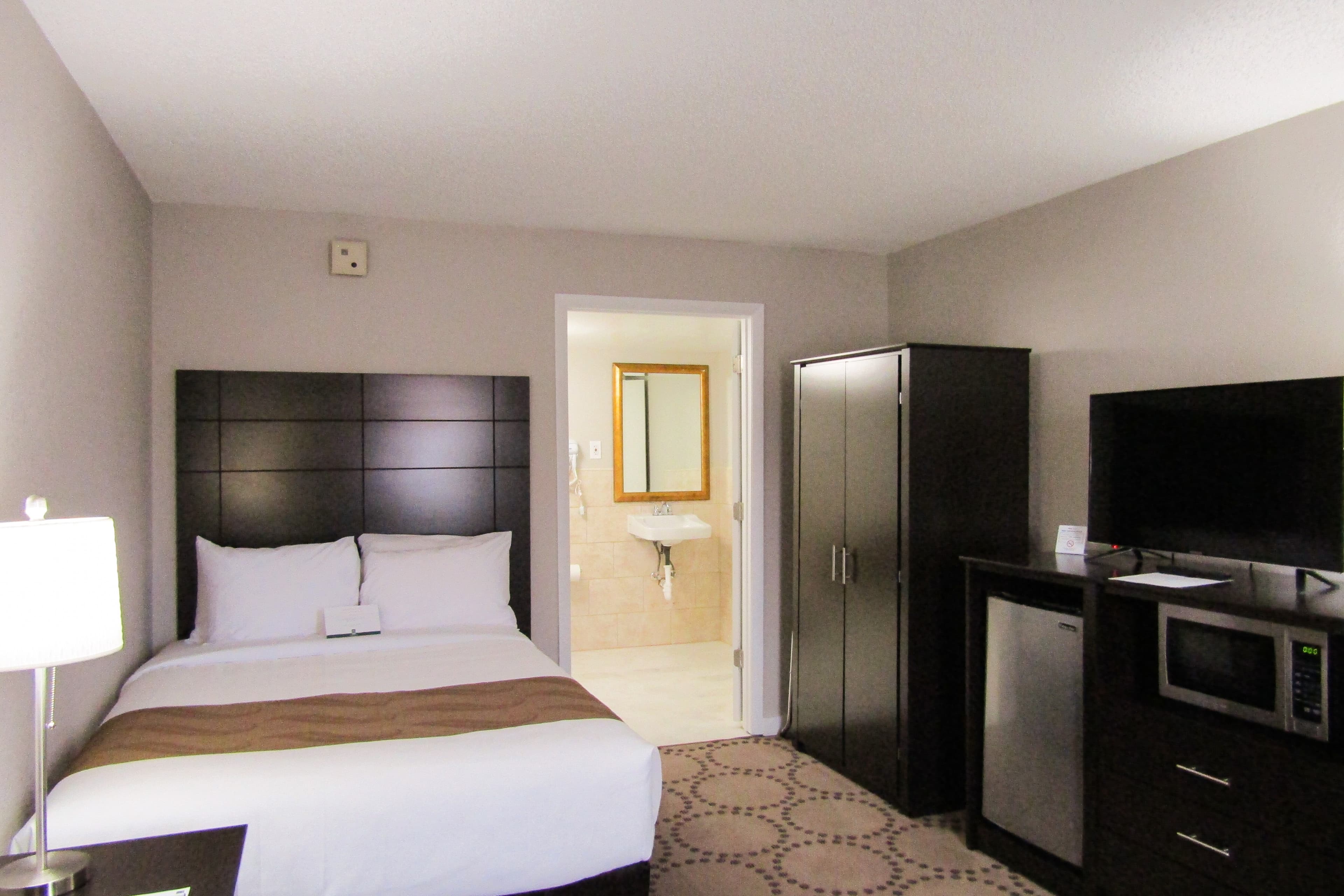 Quality Inn & Suites Kissimmee near Main Gate - Image 2