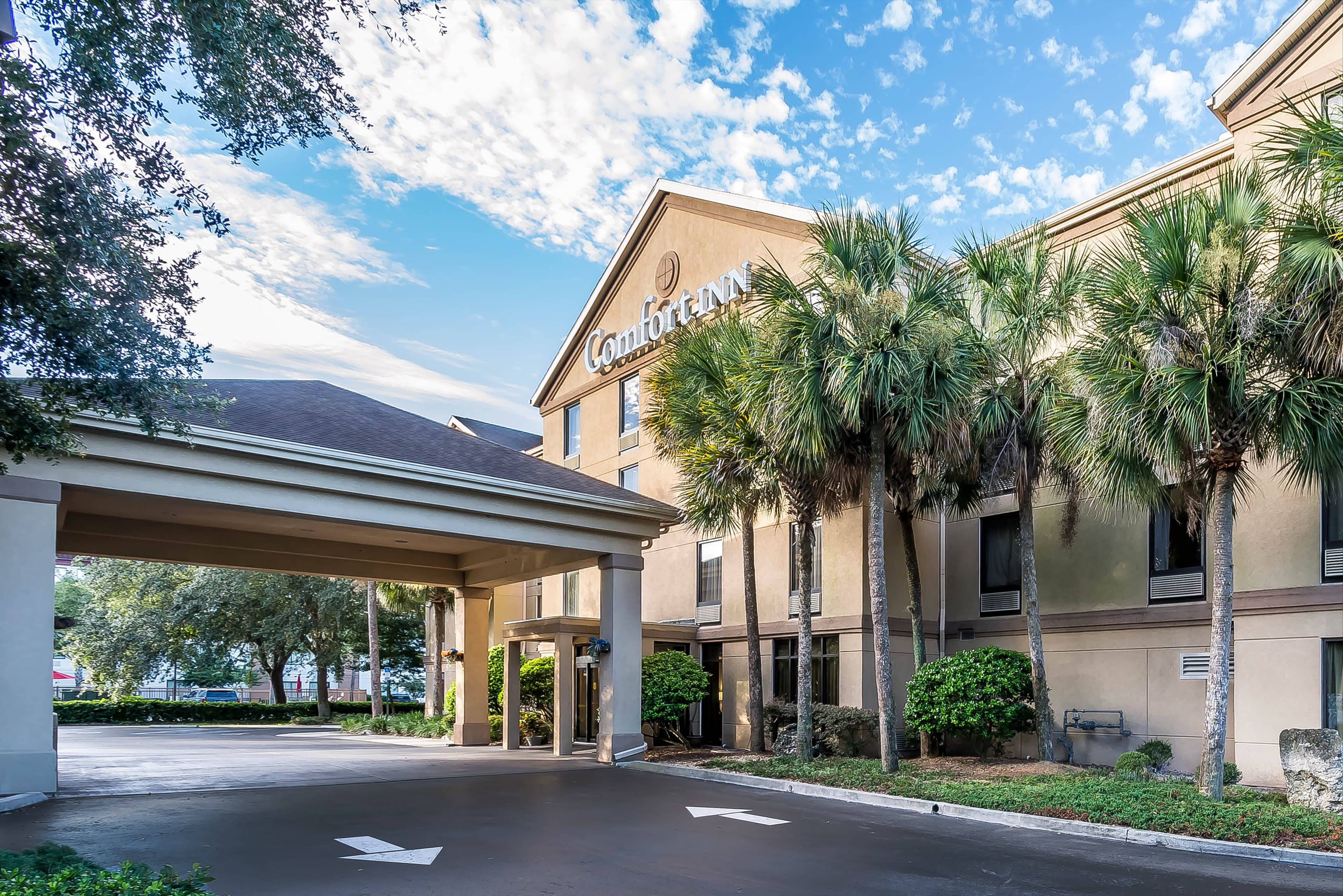 Comfort Inn University - Image 1