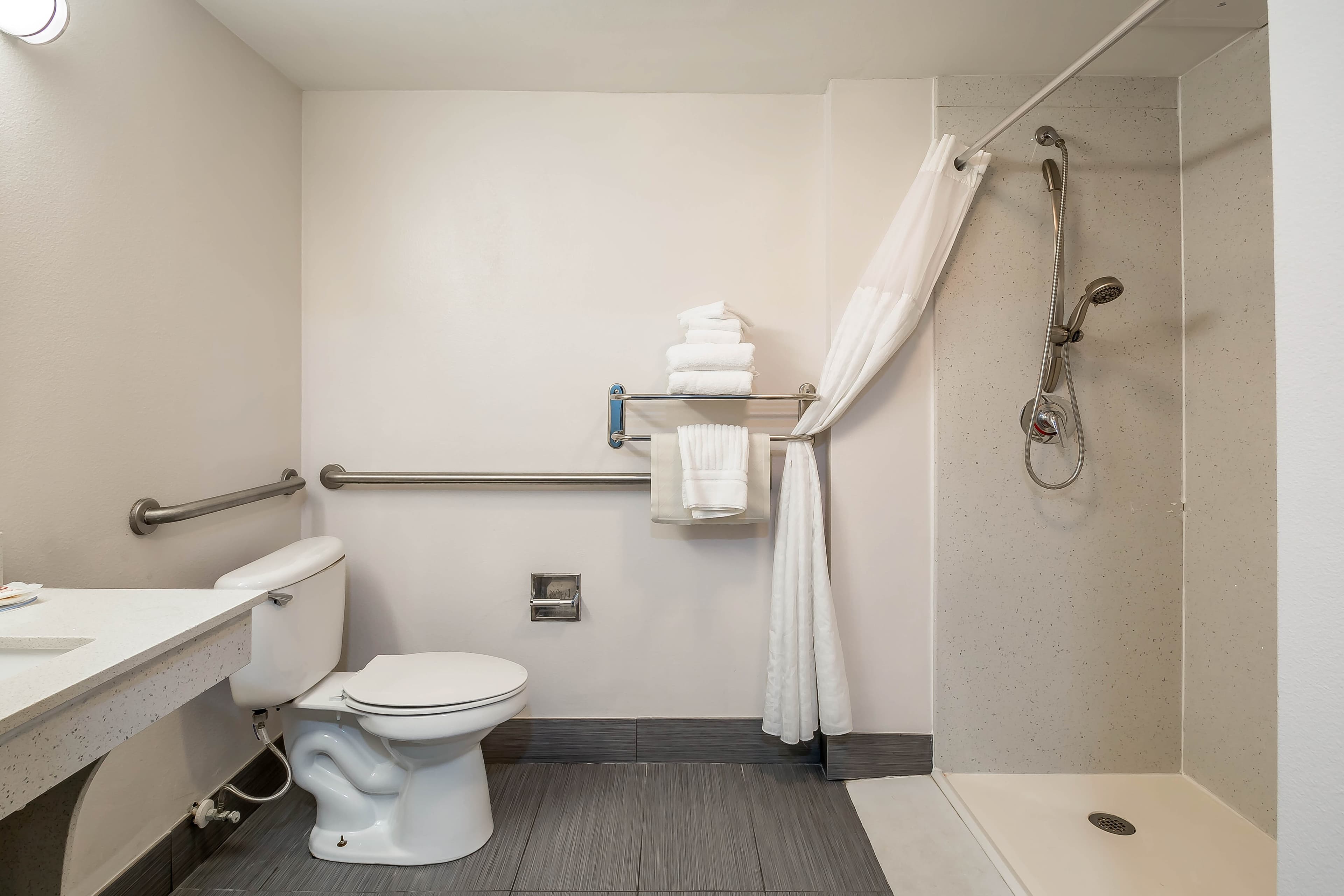 Comfort Inn University - Image 4