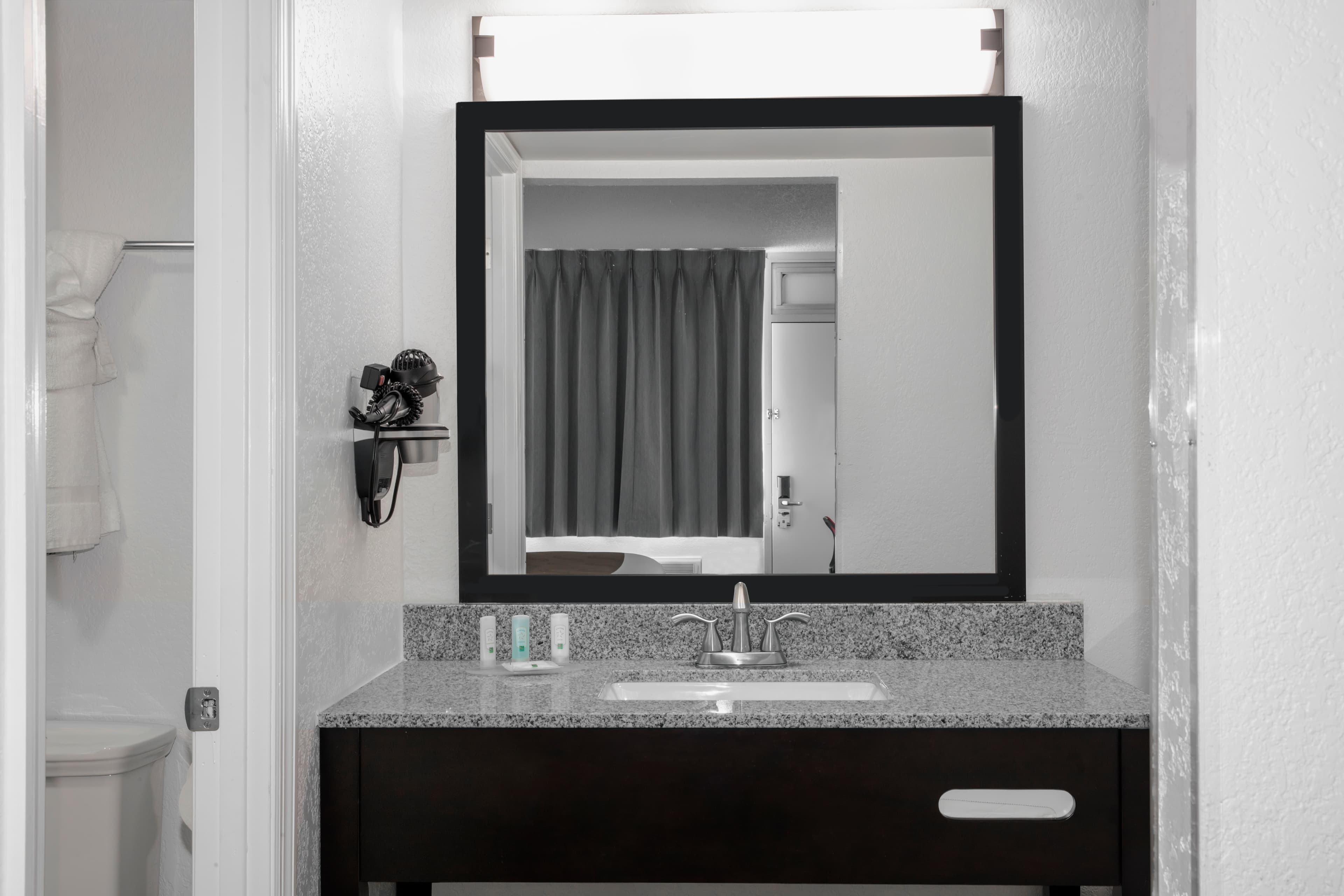 Quality Inn Miami South — 11