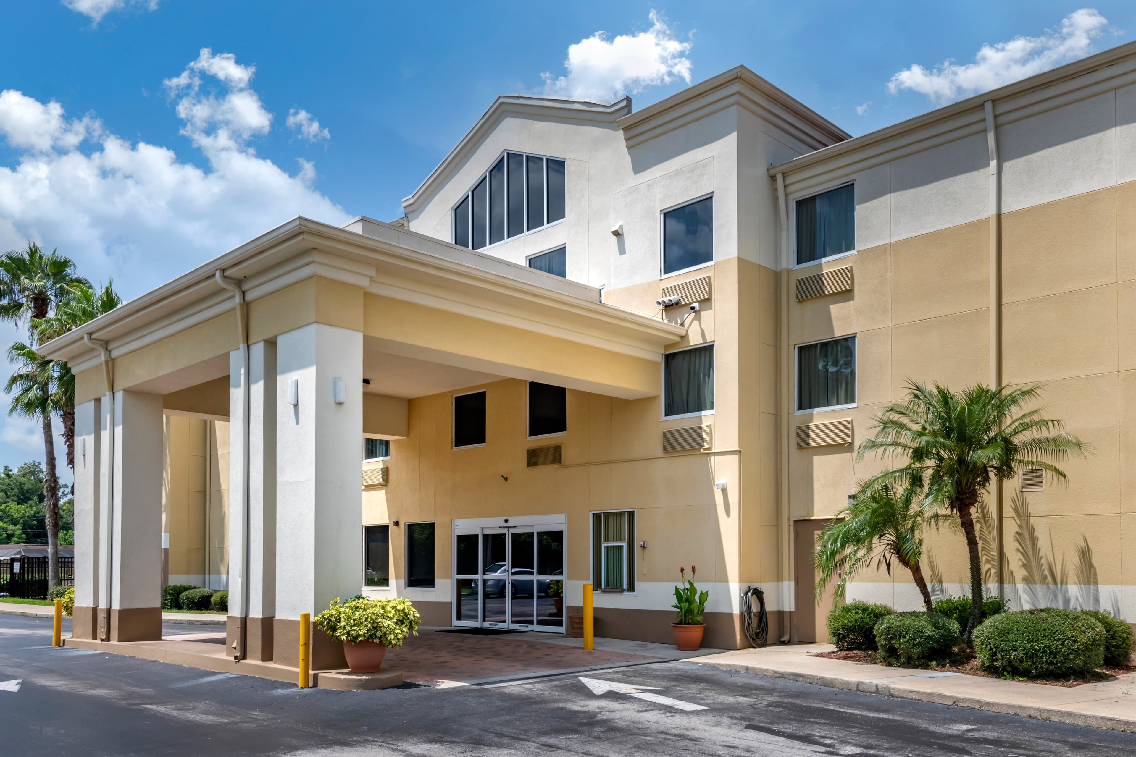 Comfort Inn & Suites DeLand - near University - Image 1