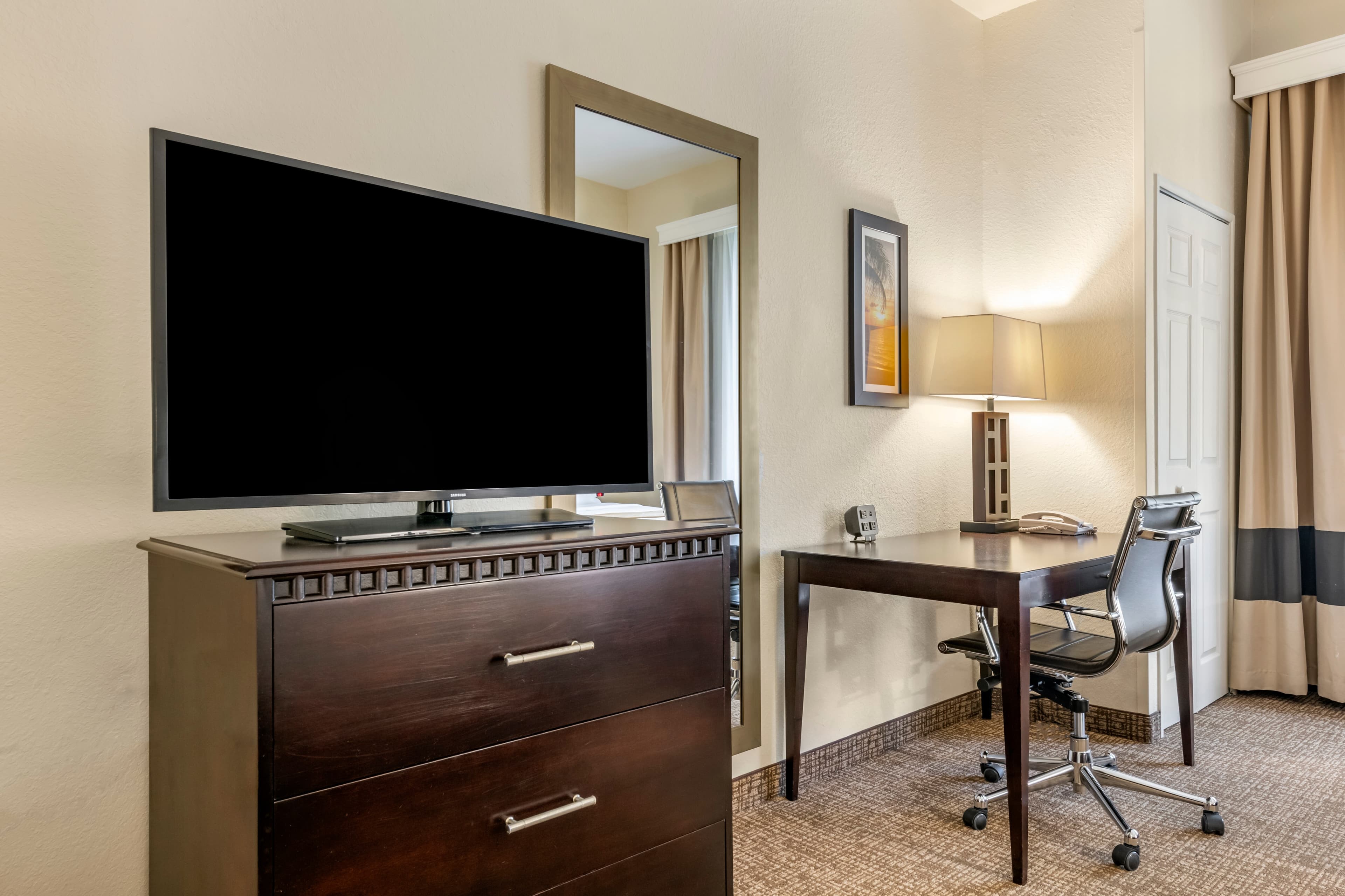 Comfort Suites Maingate East — 26