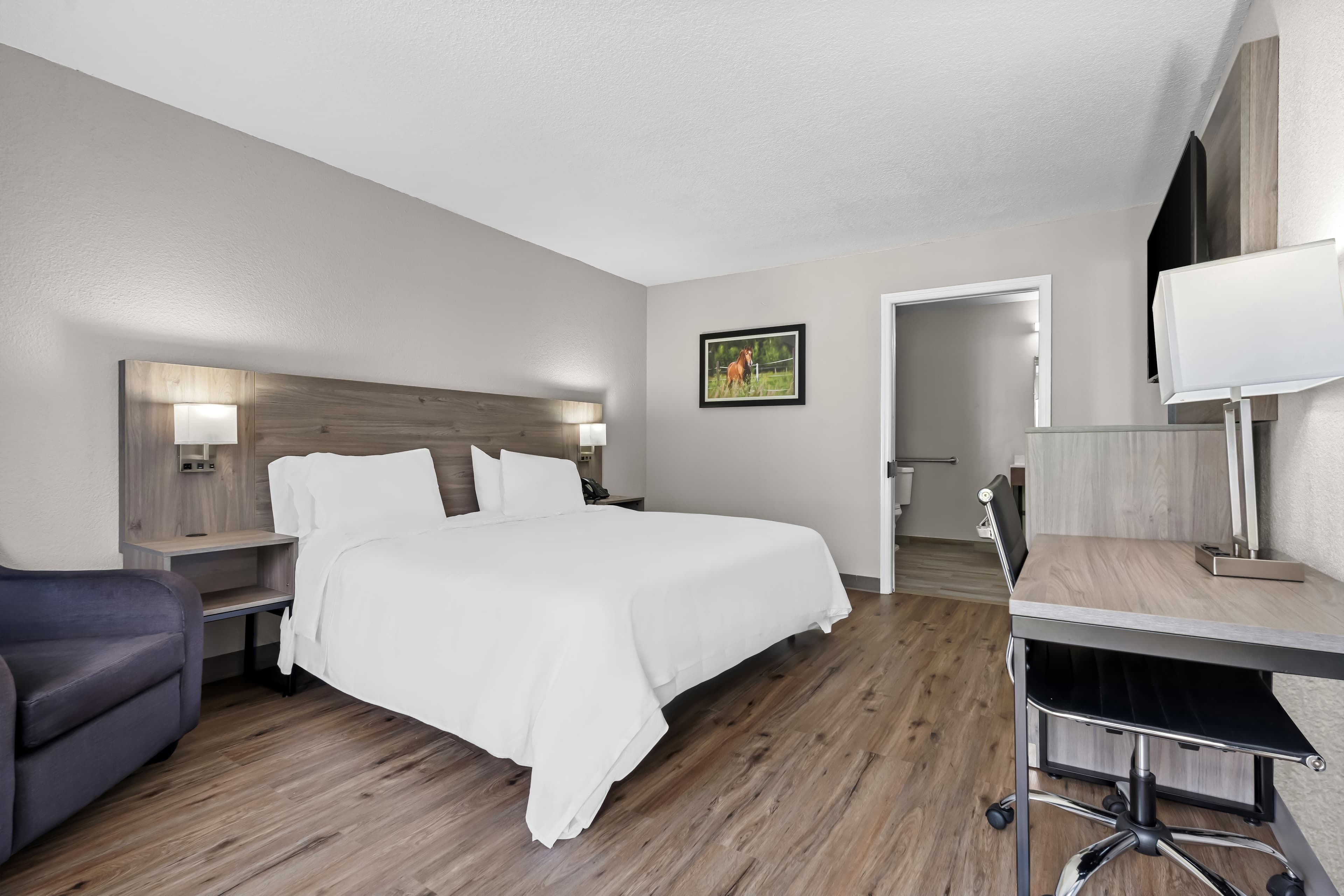 Quality Inn & Suites Ocala I-75 — 12