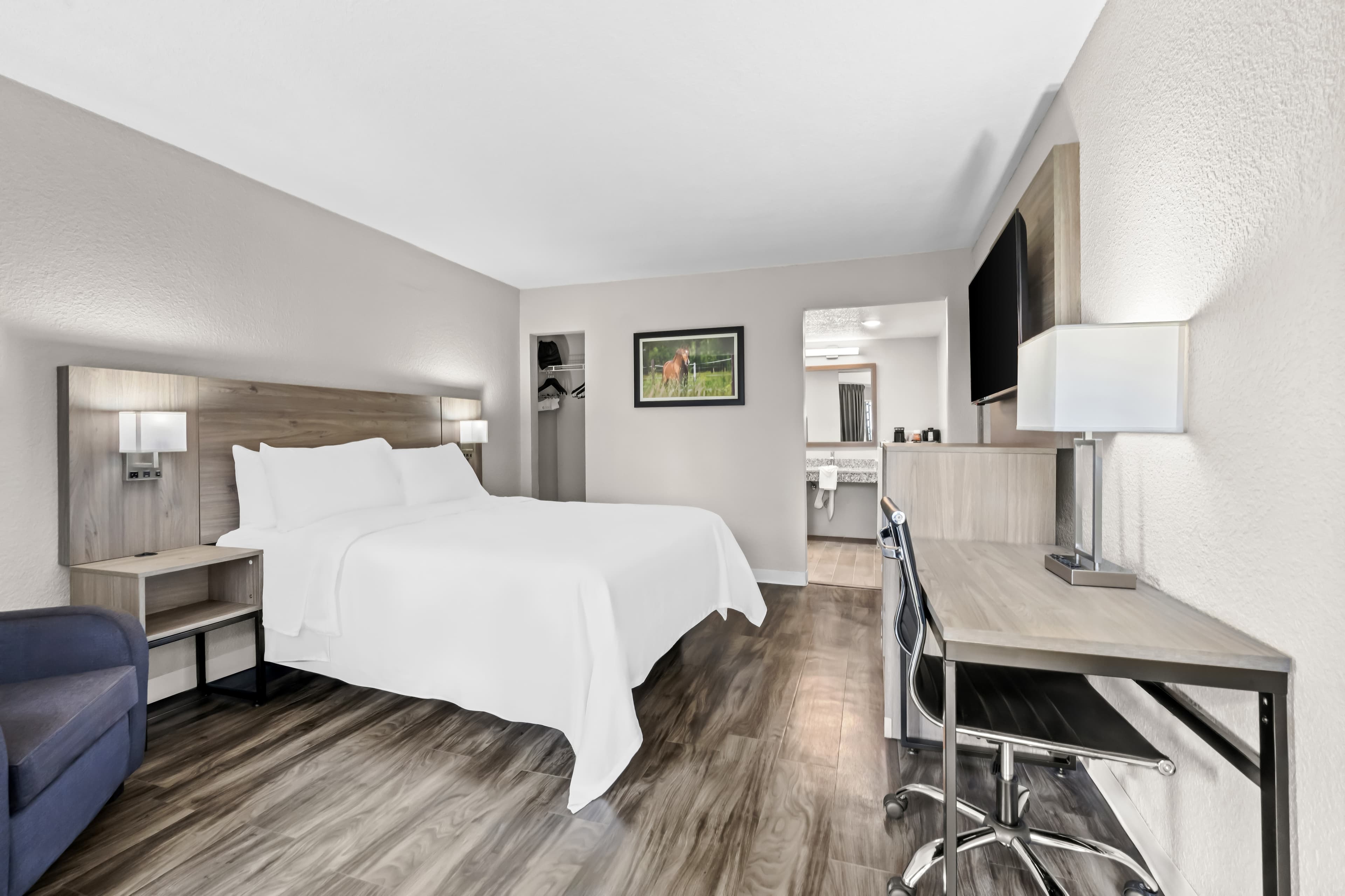 Quality Inn & Suites Ocala I-75 — 6