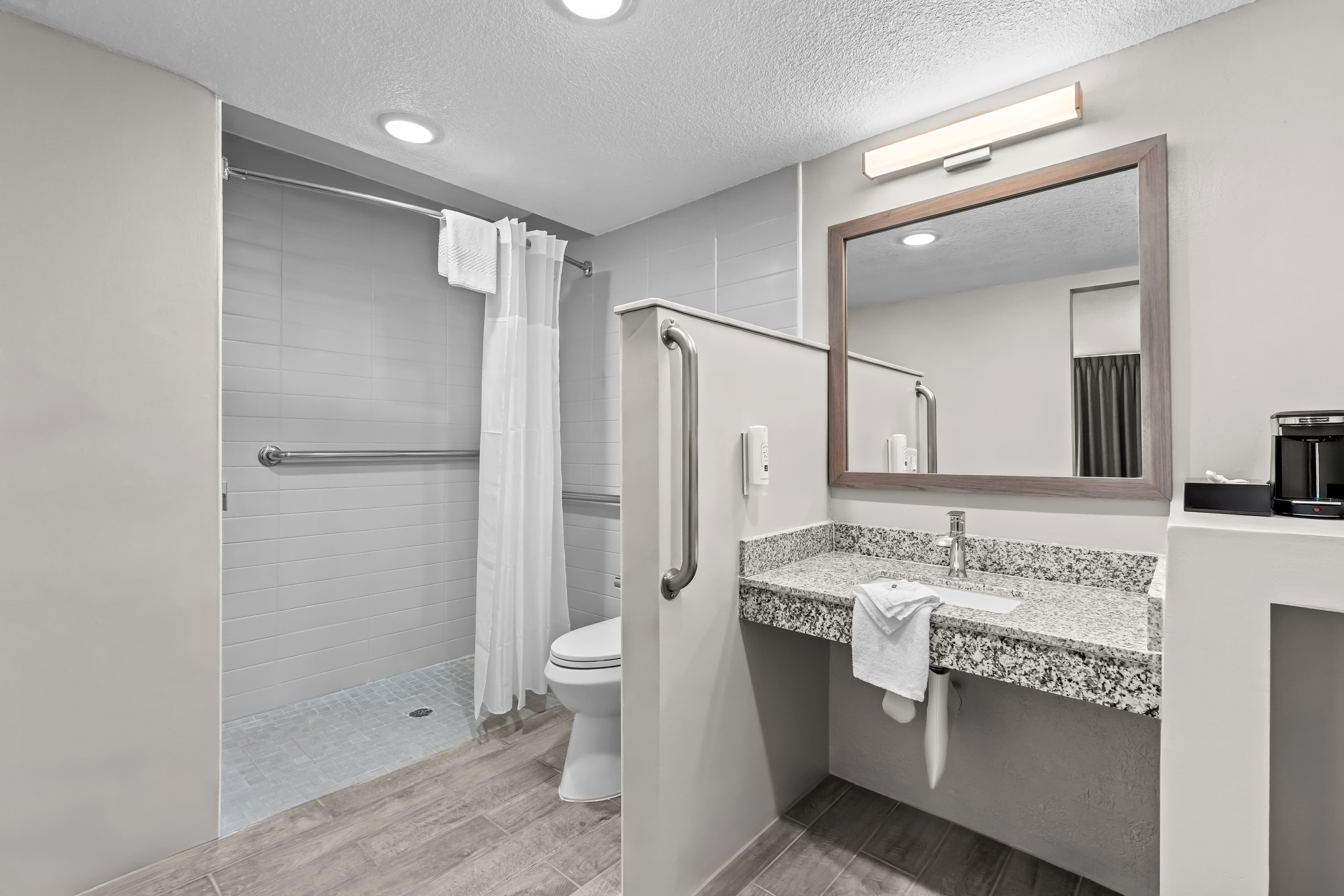 Quality Inn & Suites Ocala I-75 — 8