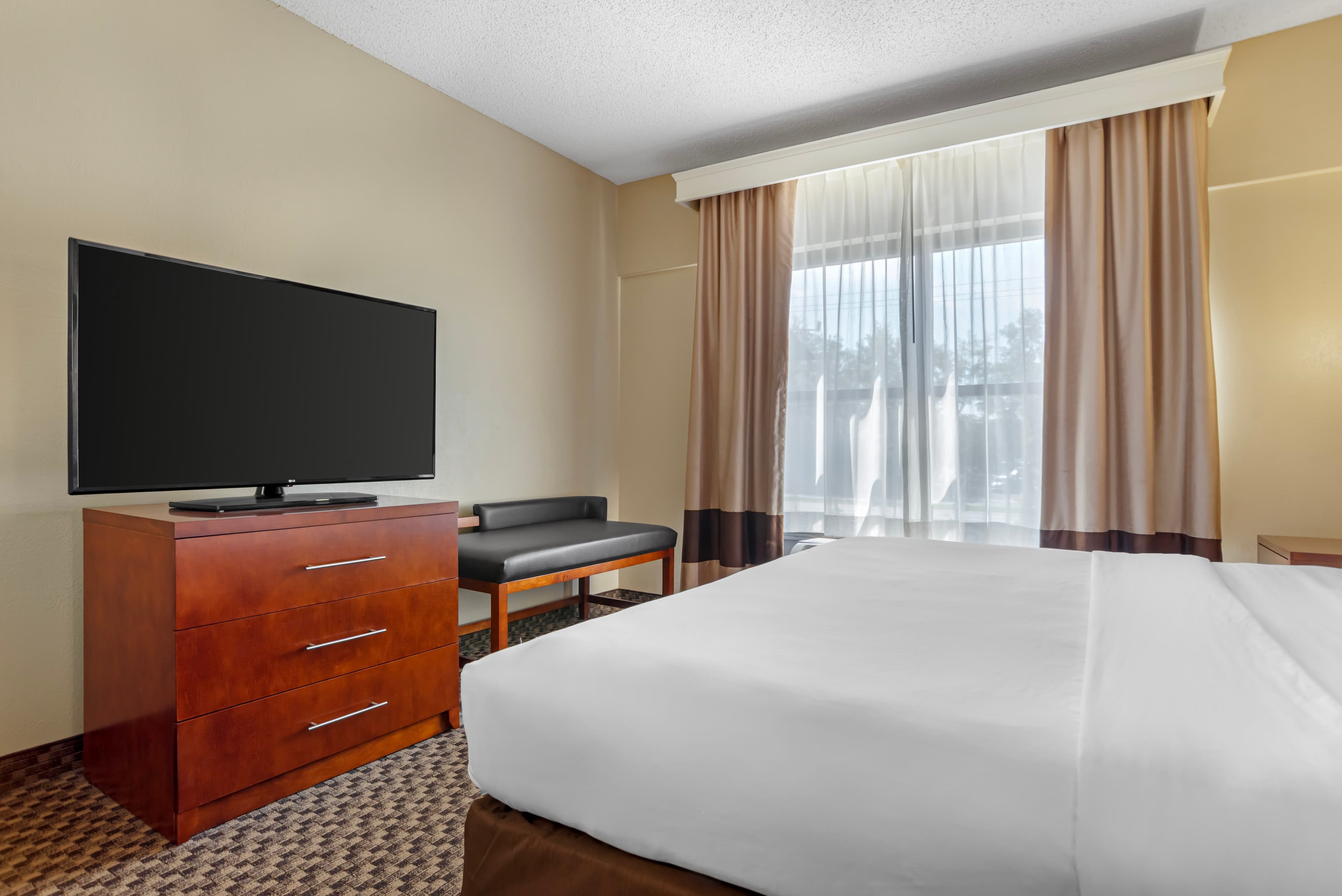Comfort Suites Tallahassee Capitol - University Area — 15