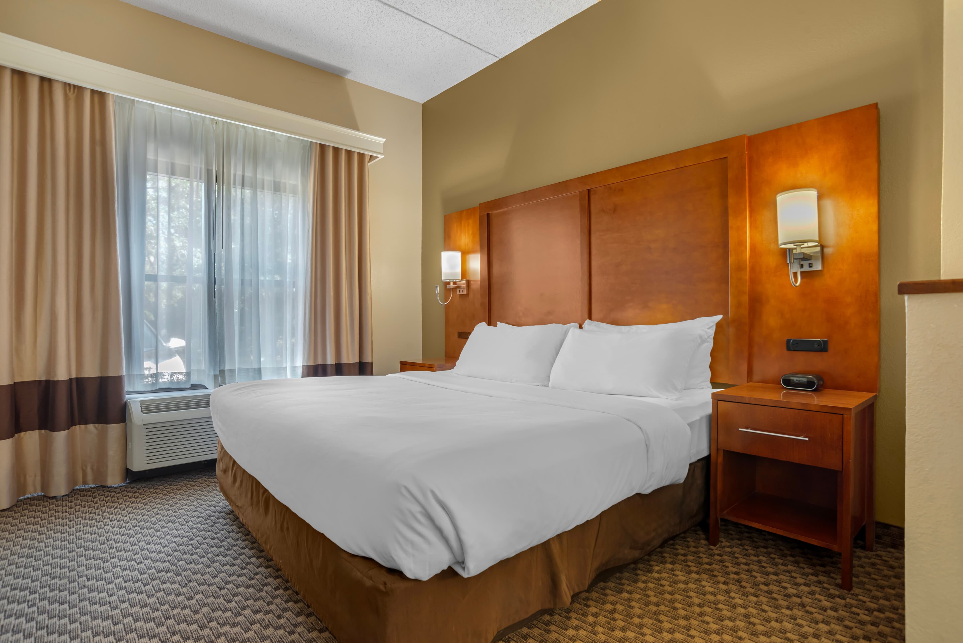 Comfort Suites Tallahassee Capitol - University Area — 11