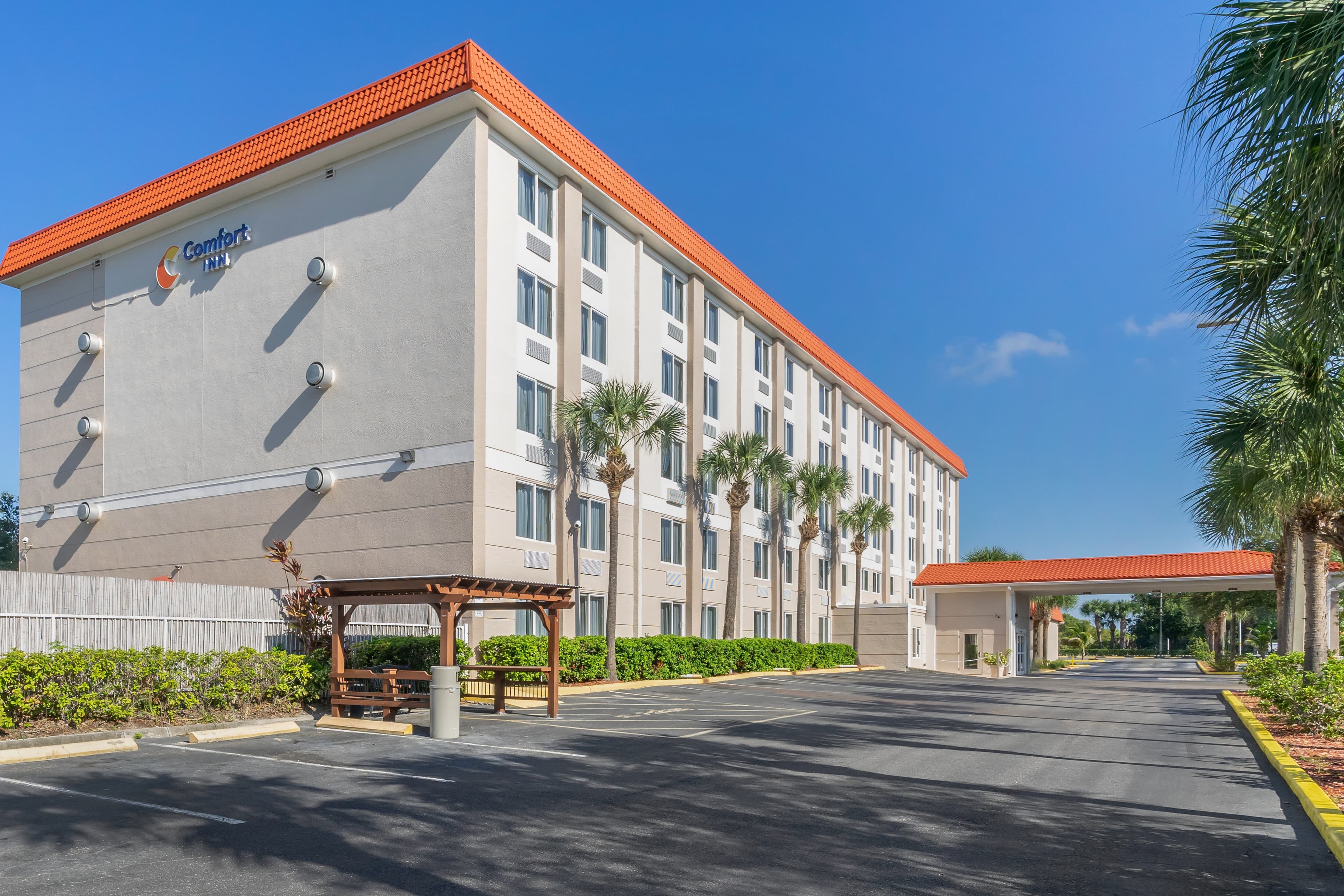Comfort Inn St Petersburg North - Image 1