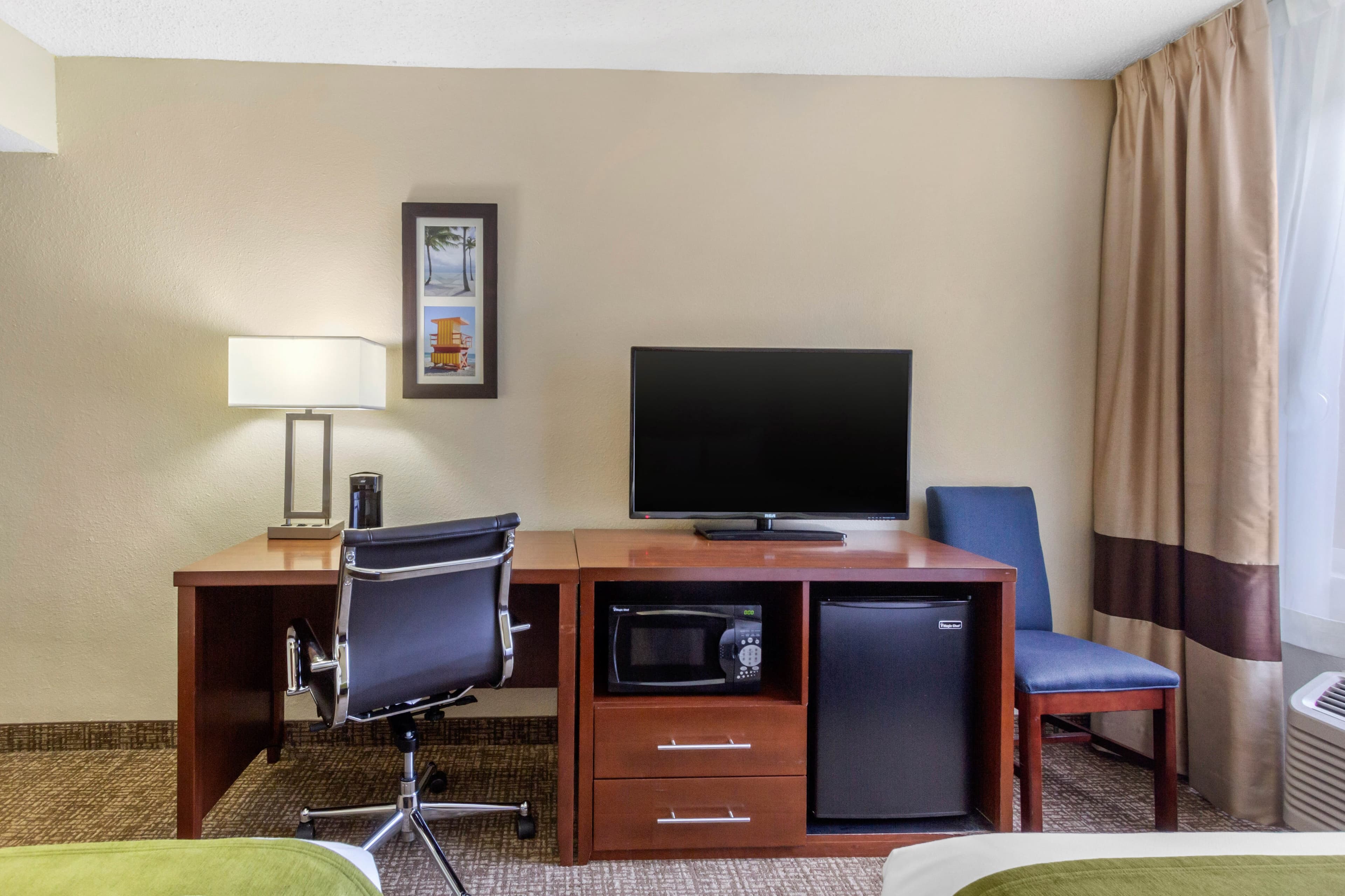Comfort Inn St Petersburg North - Image 4