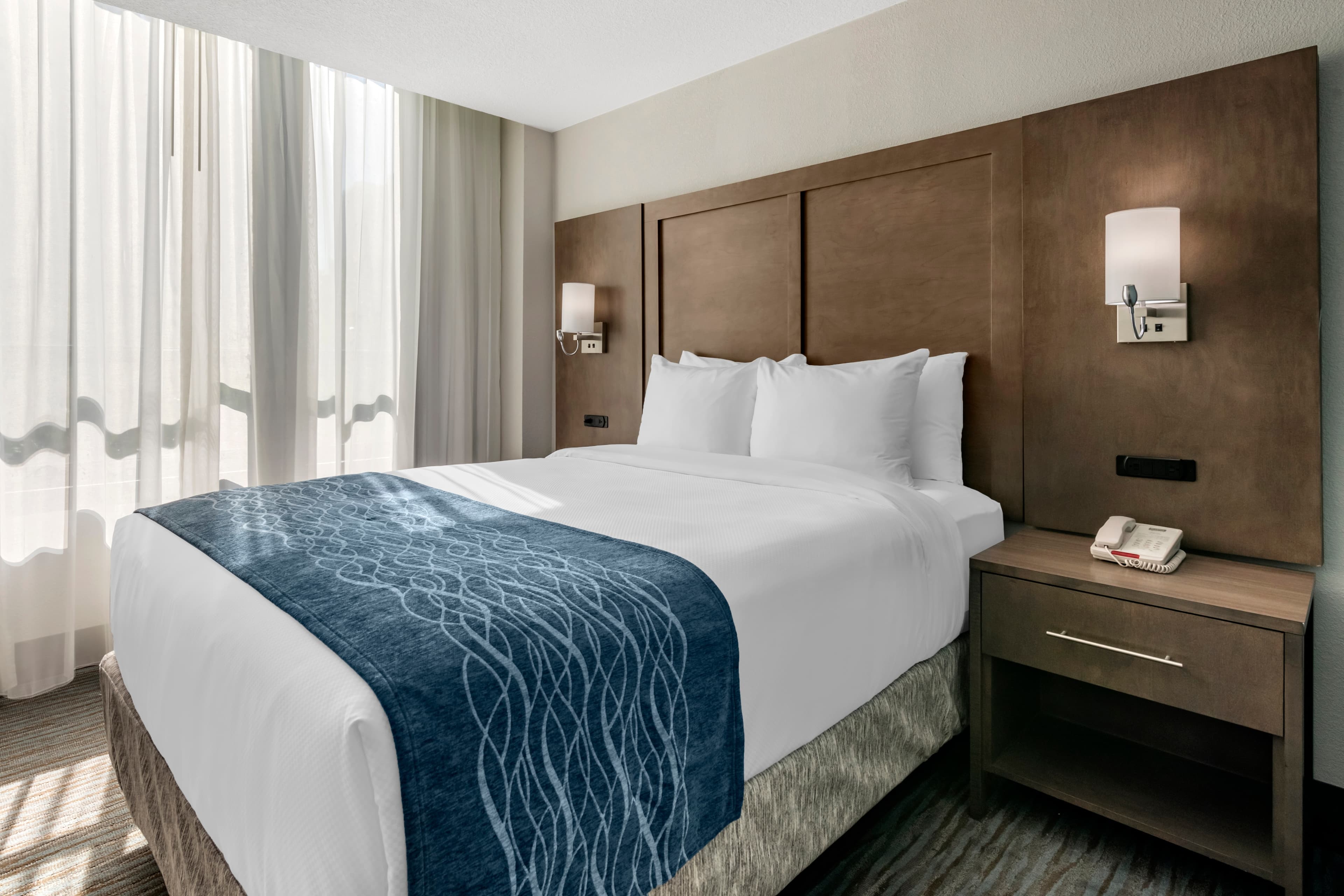 Comfort Inn & Suites Downtown Brickell-Port of Miami - Image 1