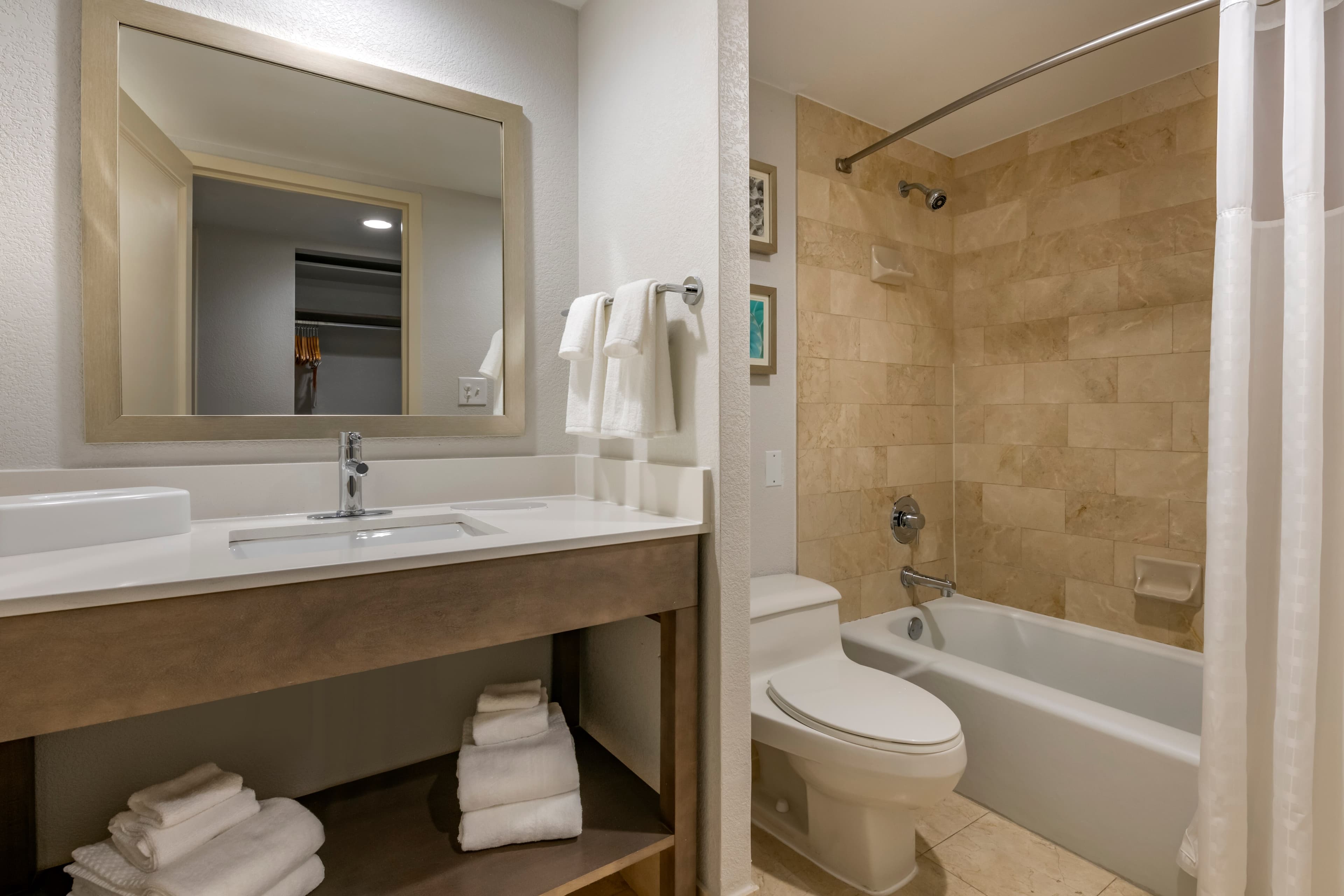 Comfort Inn & Suites Downtown Brickell-Port of Miami — 21