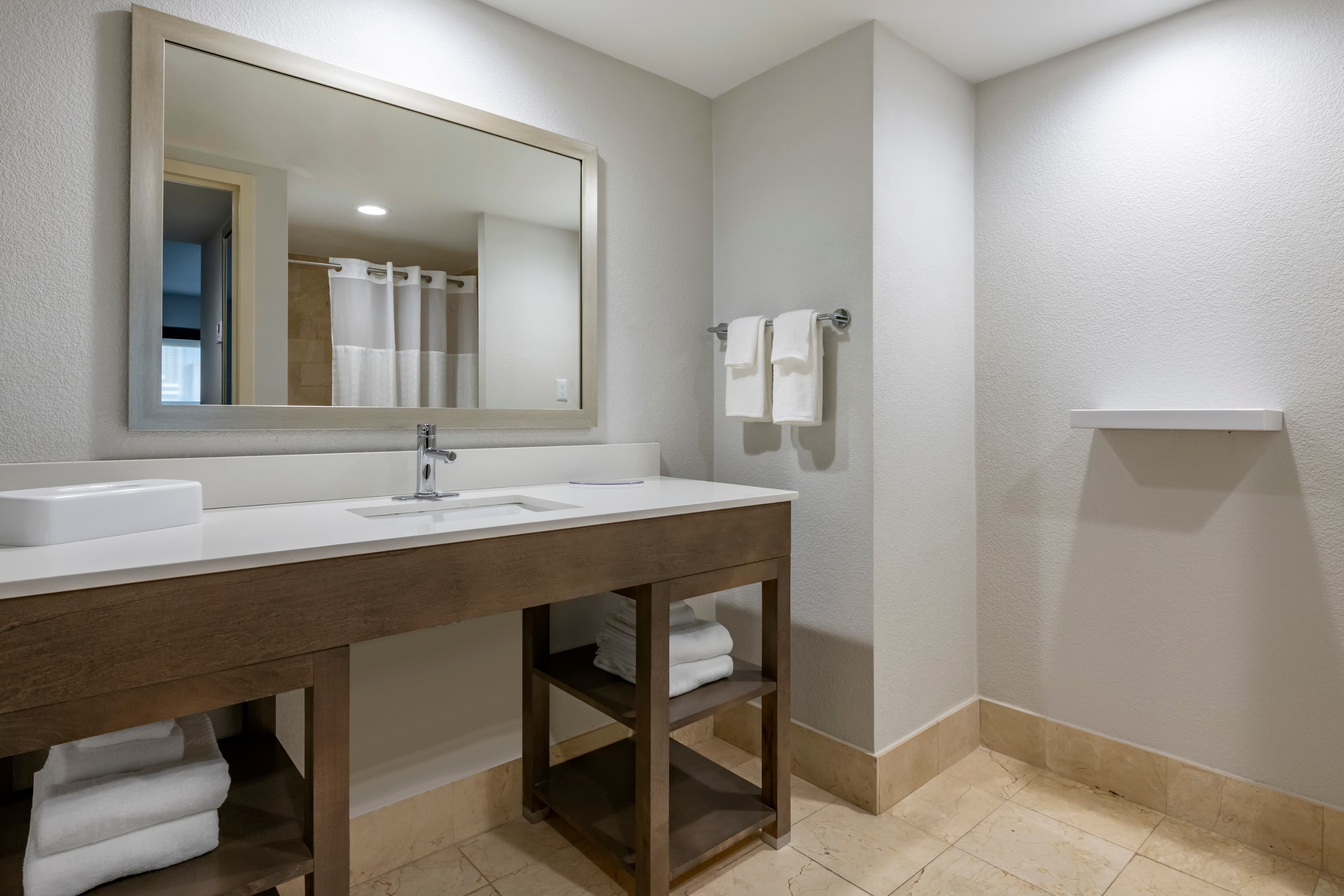 Comfort Inn & Suites Downtown Brickell-Port of Miami — 29