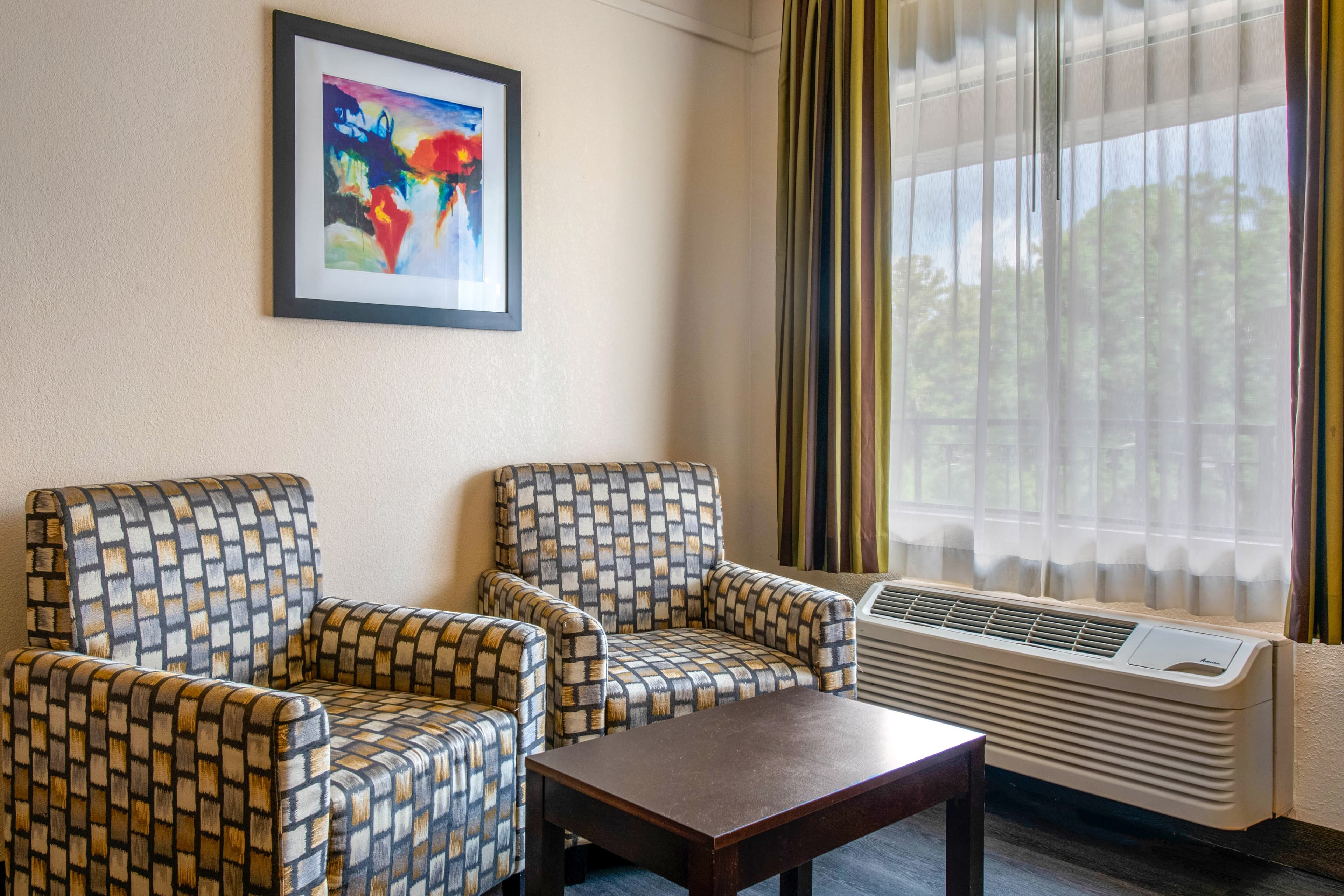 Quality Inn & Suites Jacksonville-Baymeadows - Image 4