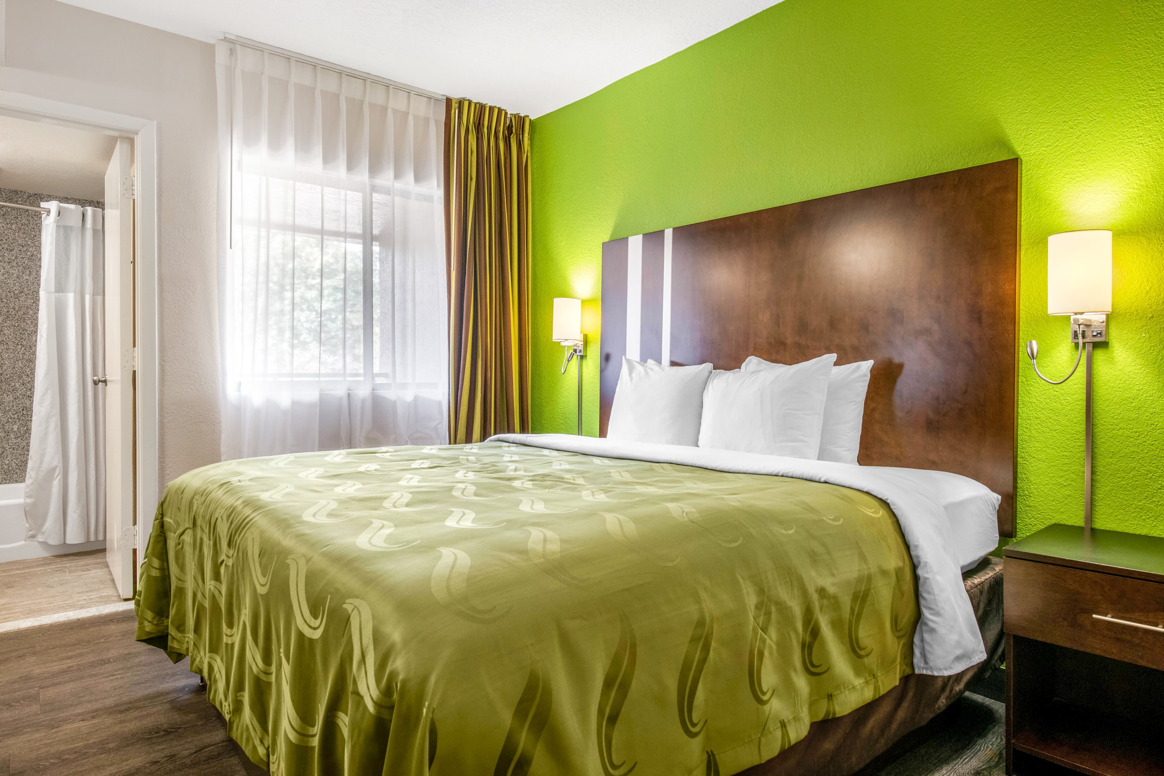 Quality Inn & Suites Jacksonville-Baymeadows — 16