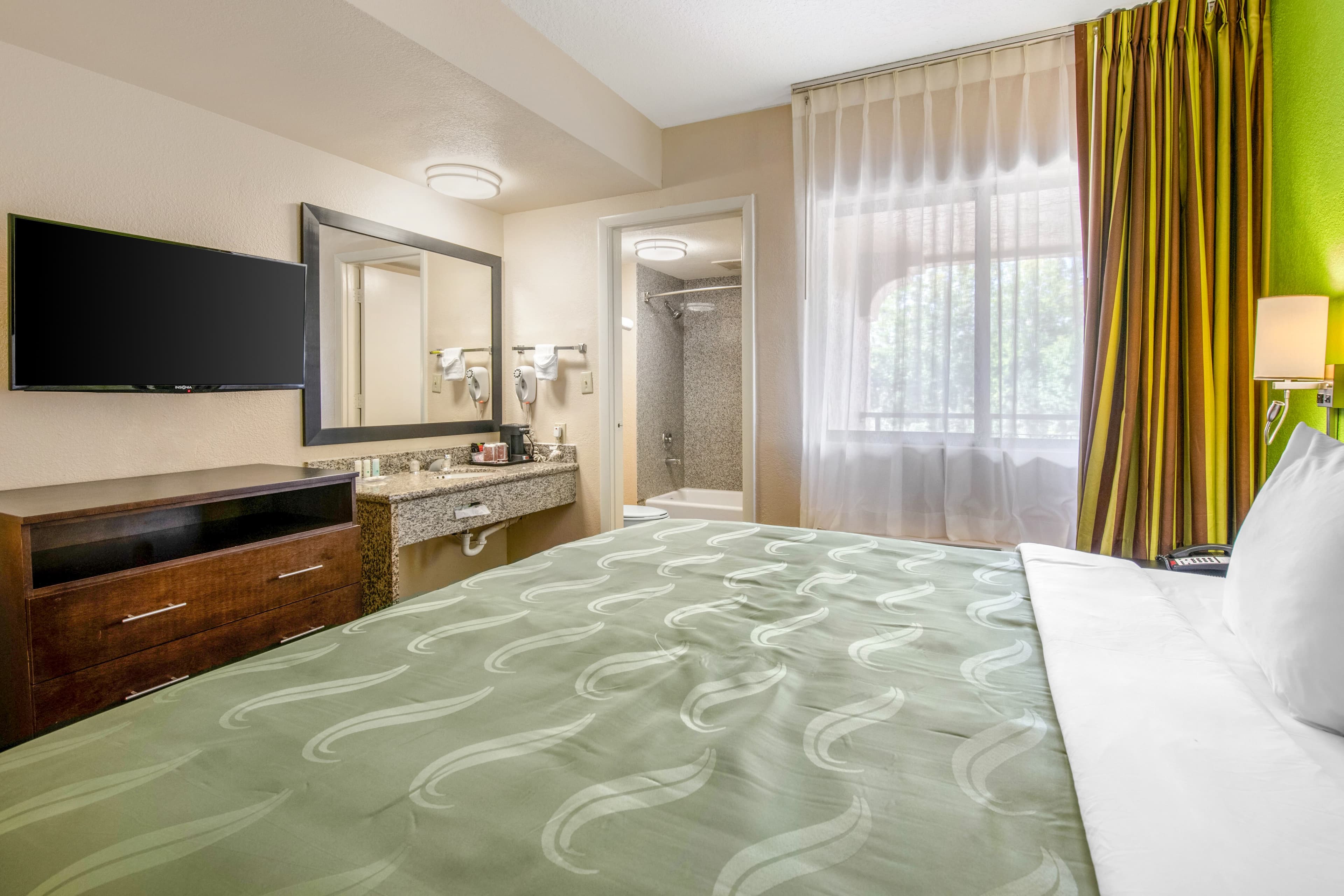 Quality Inn & Suites Jacksonville-Baymeadows — 17