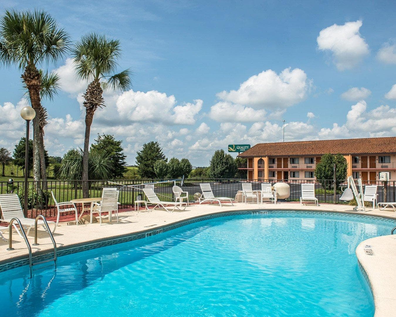 Quality Inn Marianna South - Image 1