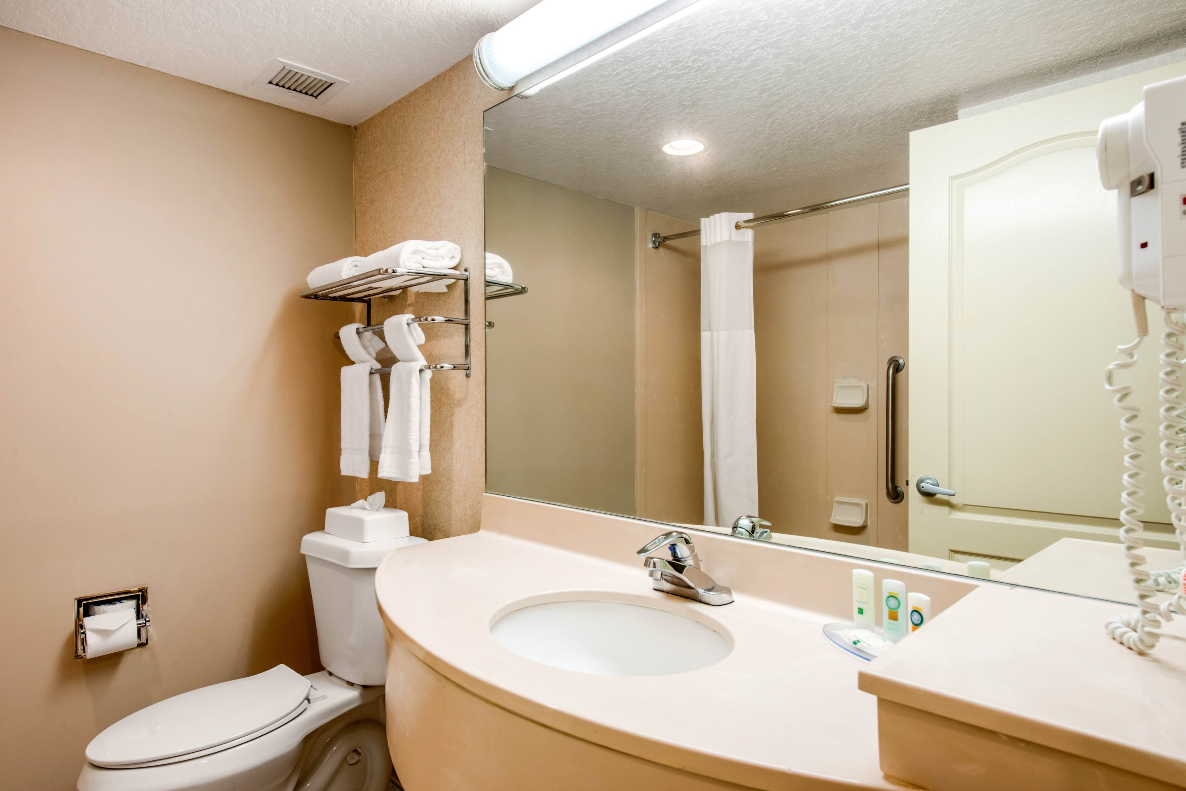 Quality Inn & Suites Tarpon Springs South — 23