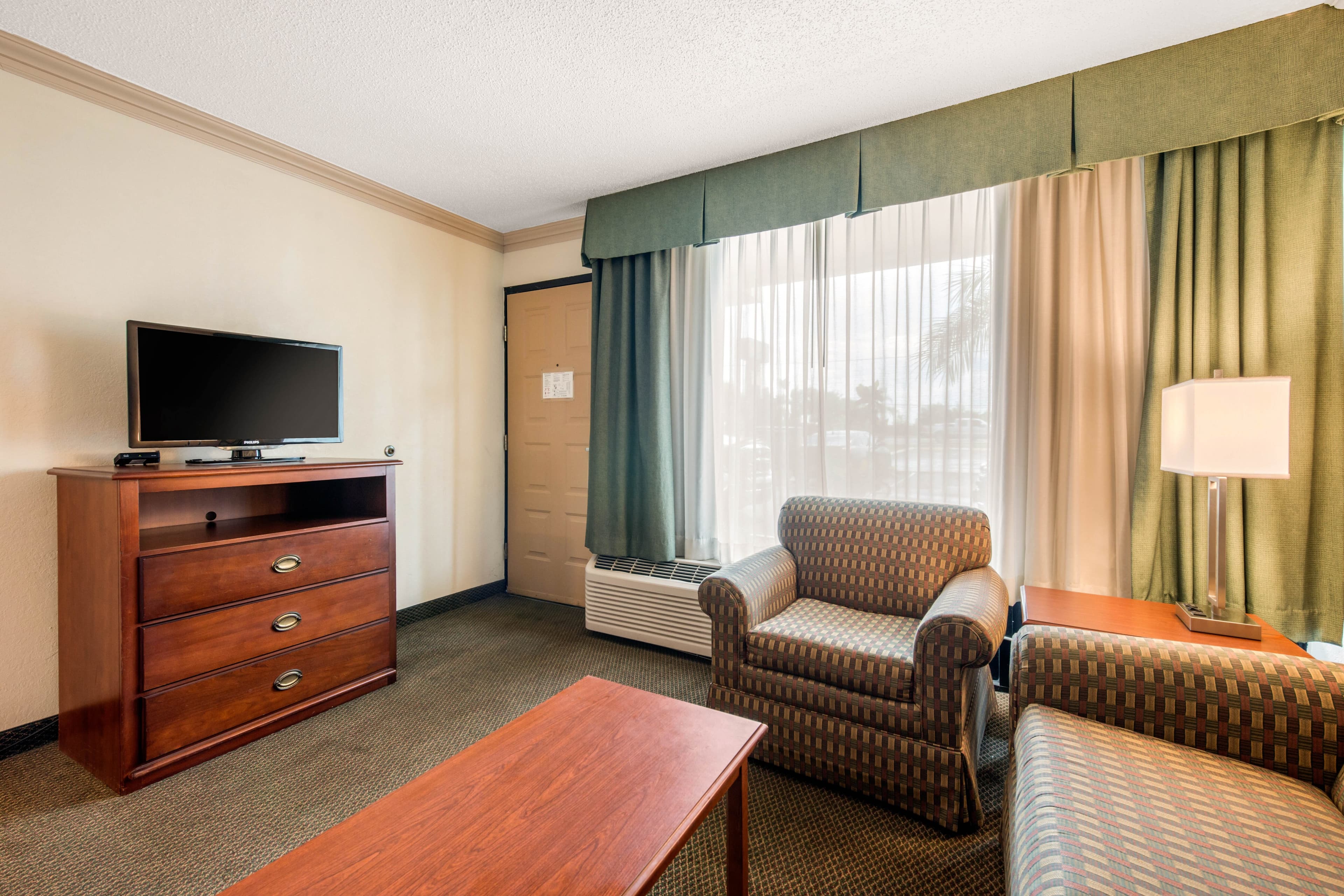 Quality Inn & Suites Tarpon Springs South — 35