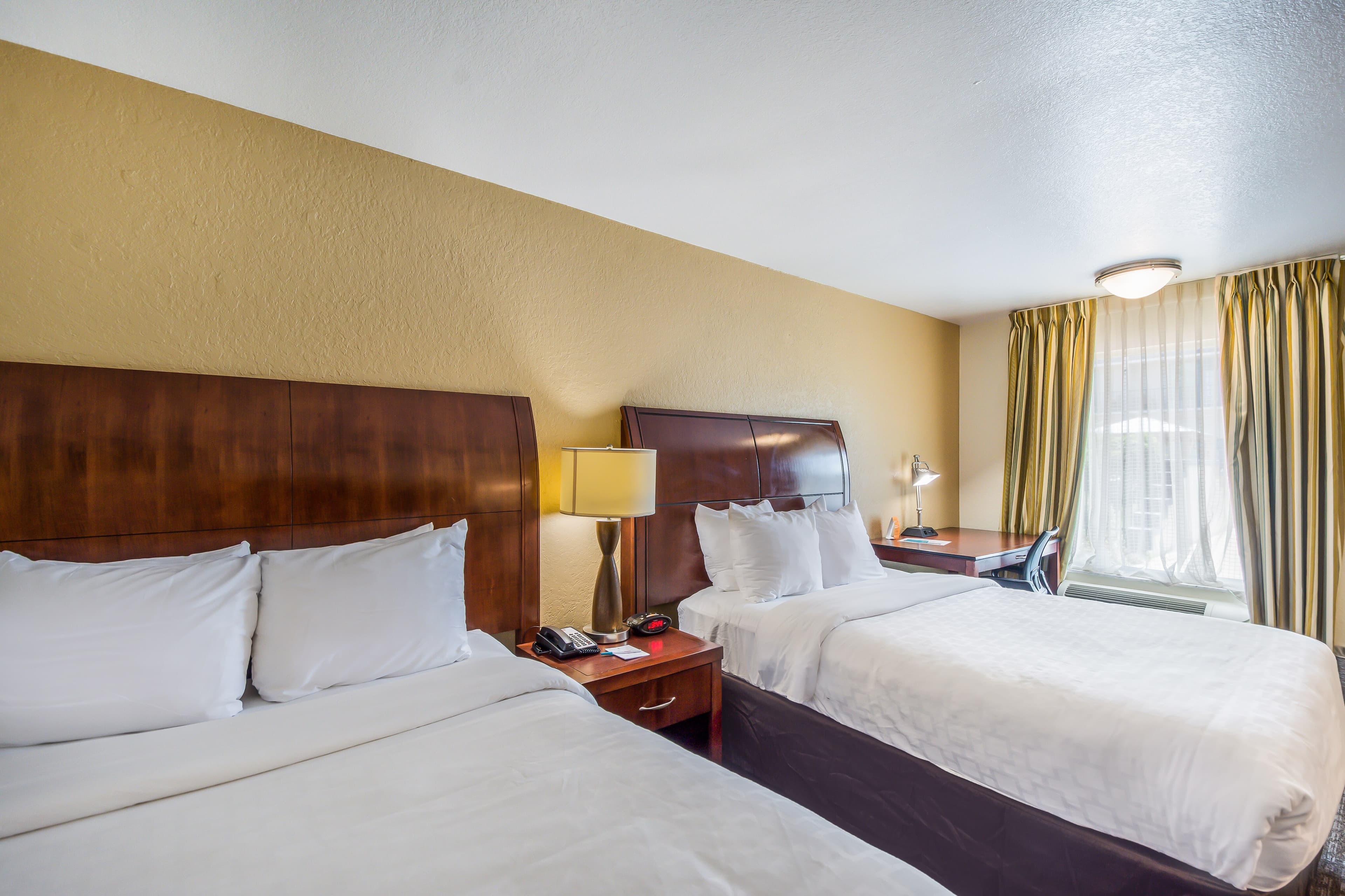 Clarion Inn & Suites Central Clearwater Beach — 19