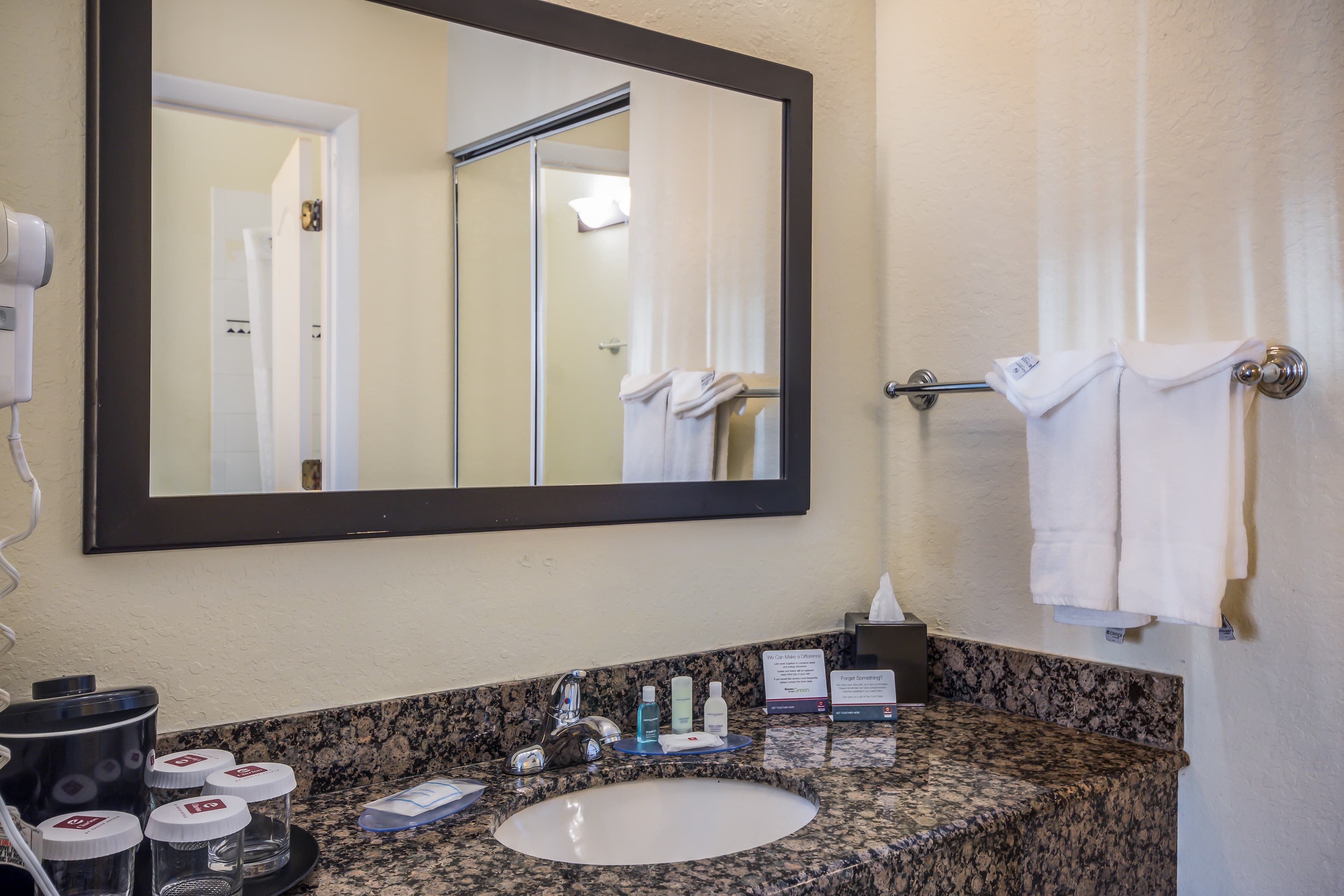 Clarion Inn & Suites Central Clearwater Beach — 59
