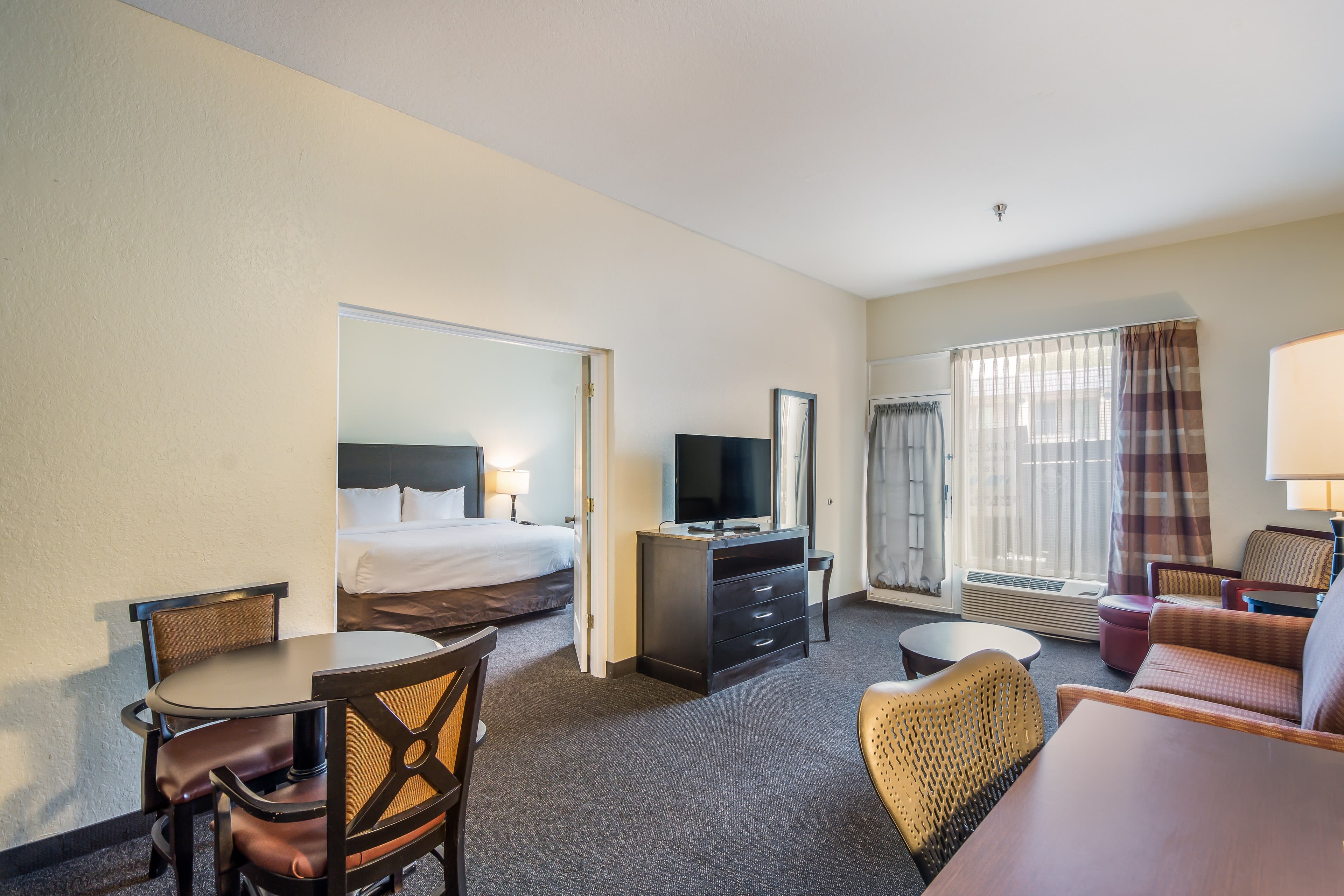 Clarion Inn & Suites Central Clearwater Beach — 63