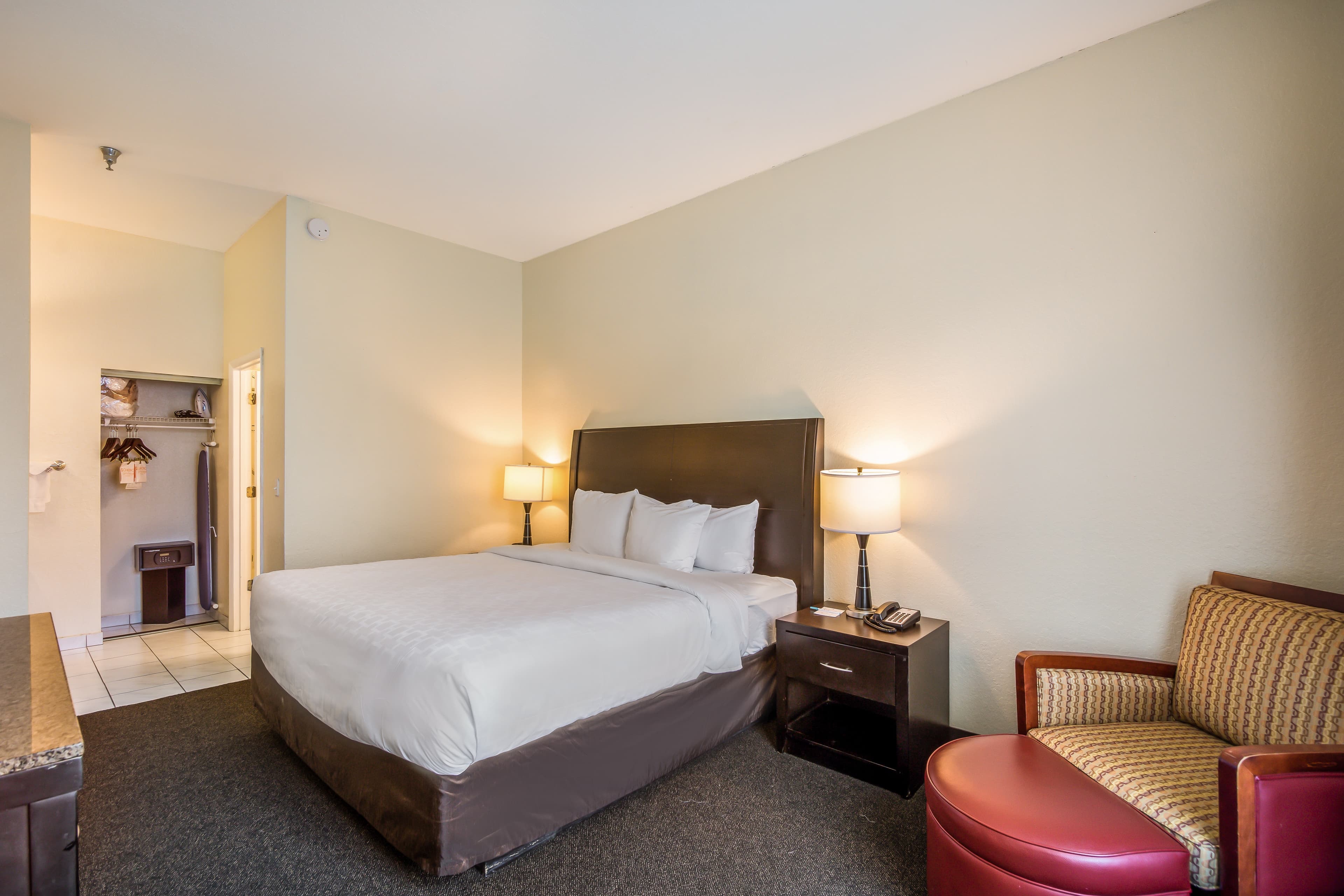 Clarion Inn & Suites Central Clearwater Beach — 65