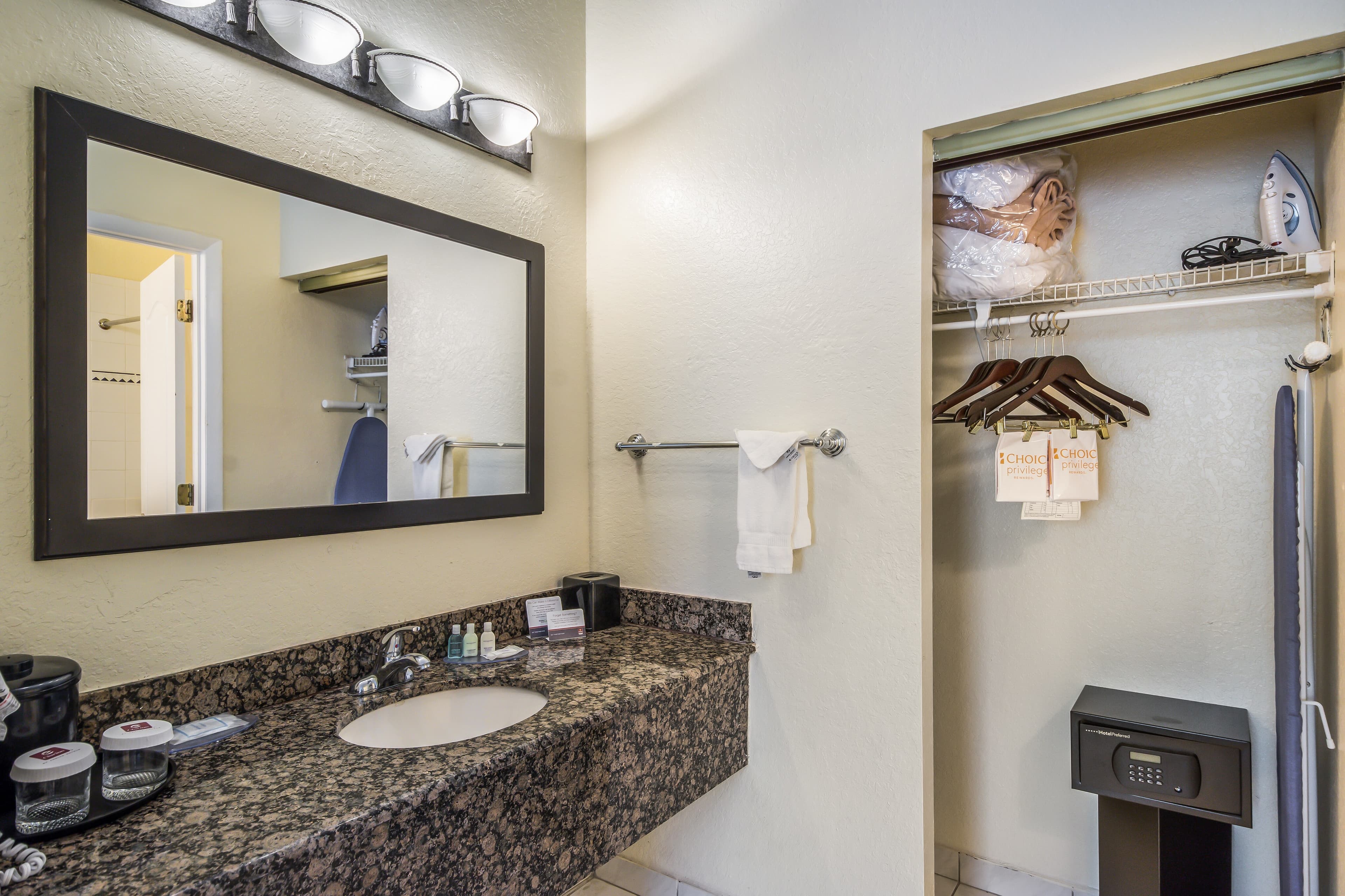 Clarion Inn & Suites Central Clearwater Beach — 66