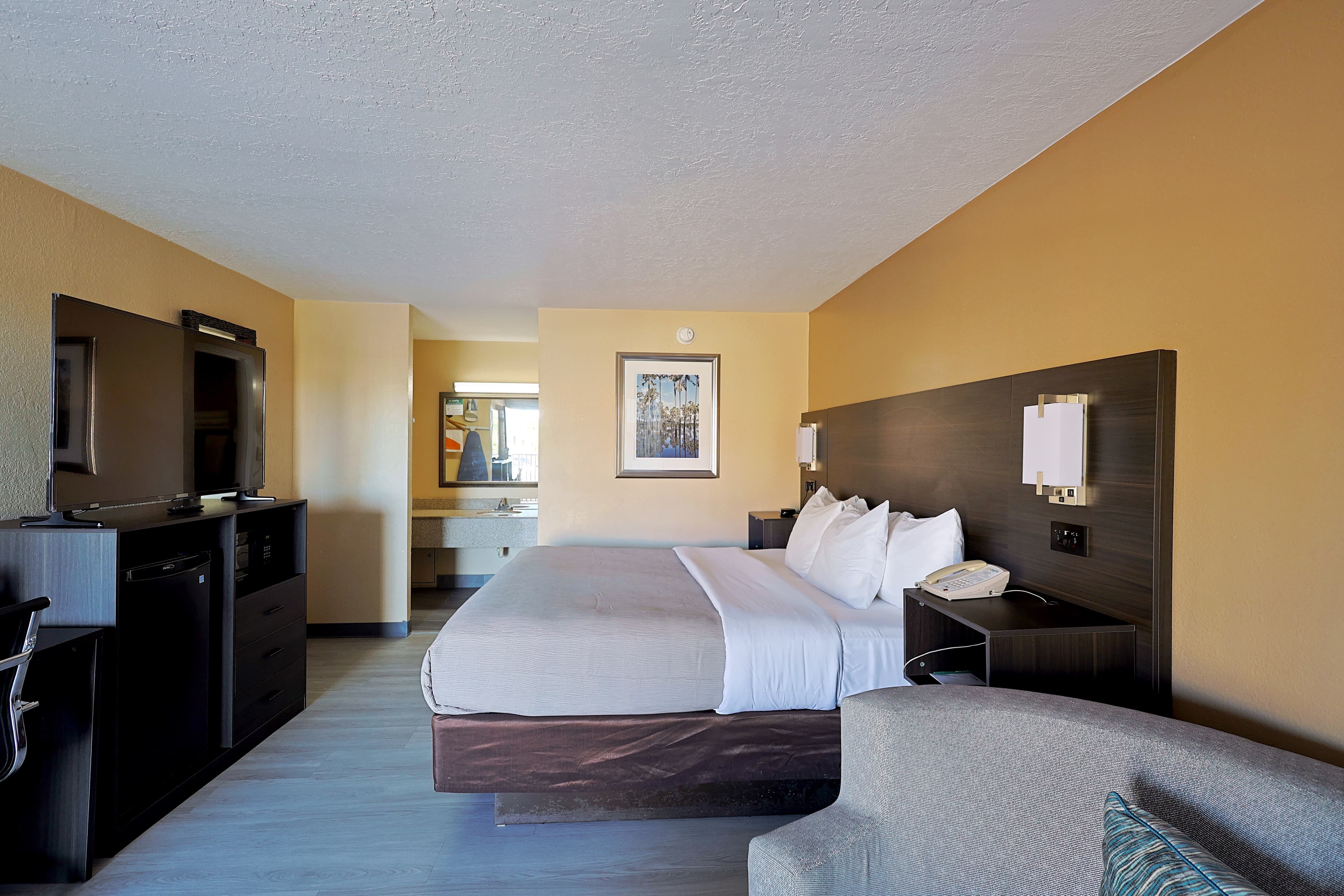 Quality Inn Kennedy Space Center - Image 4