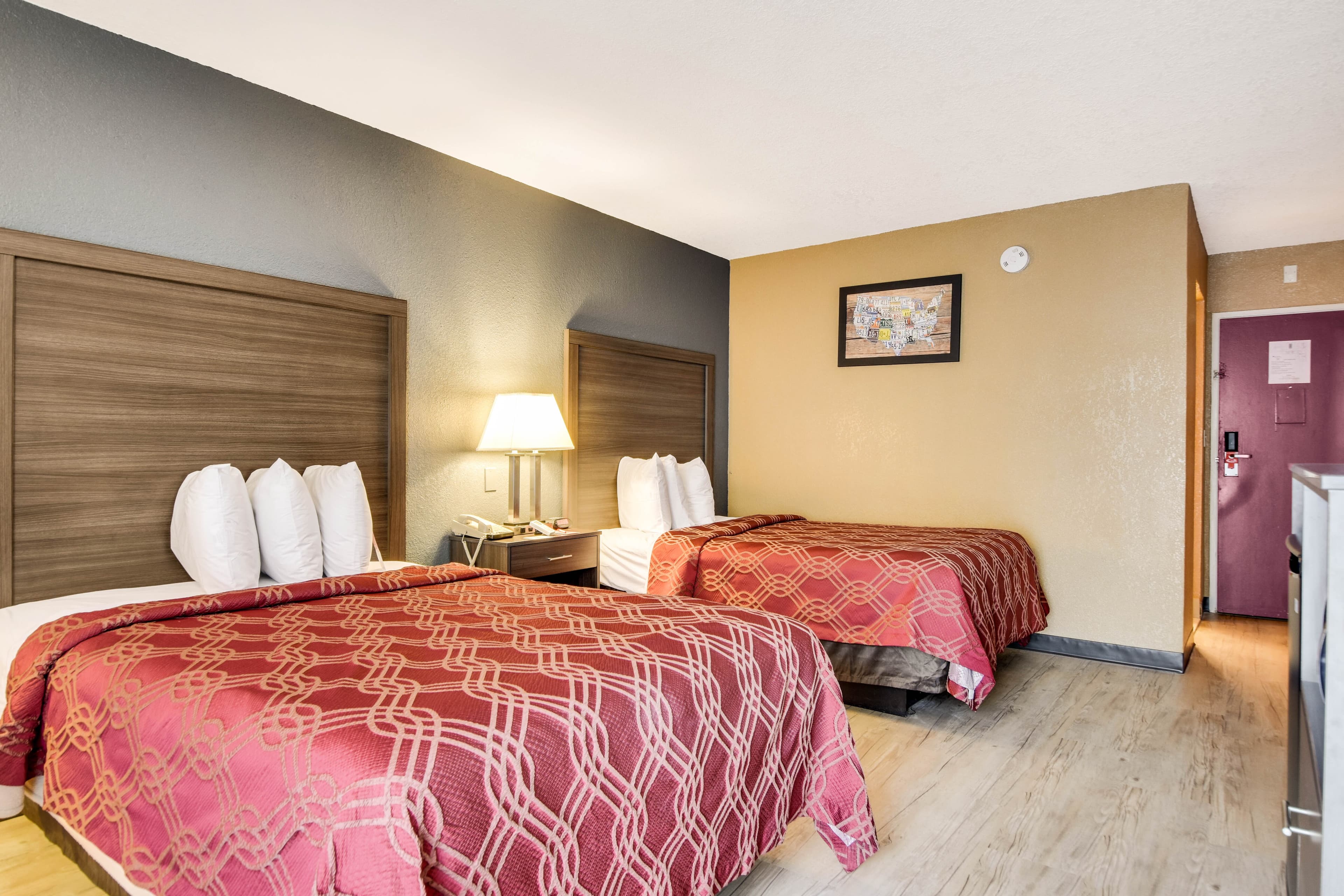 Econo Lodge Tampa near Busch Gardens — 14