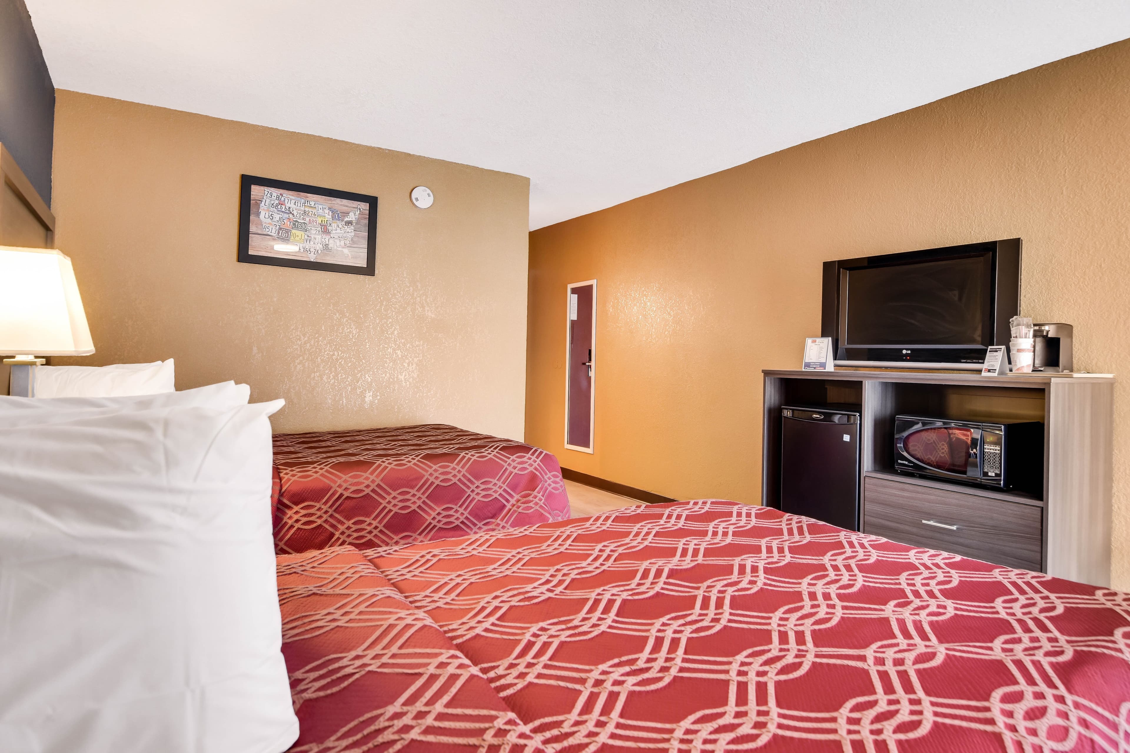 Econo Lodge Tampa near Busch Gardens — 16