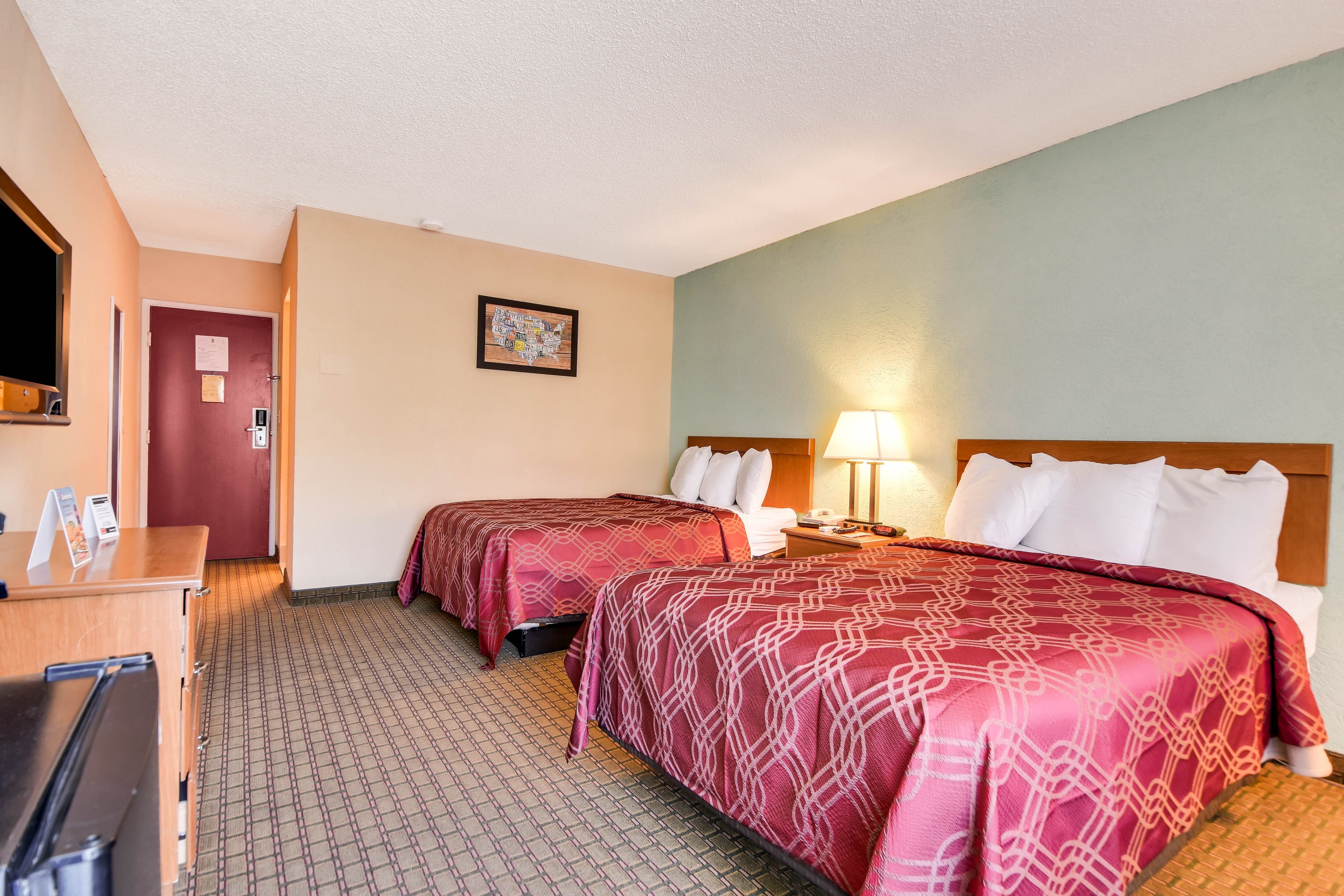 Econo Lodge Tampa near Busch Gardens — 9