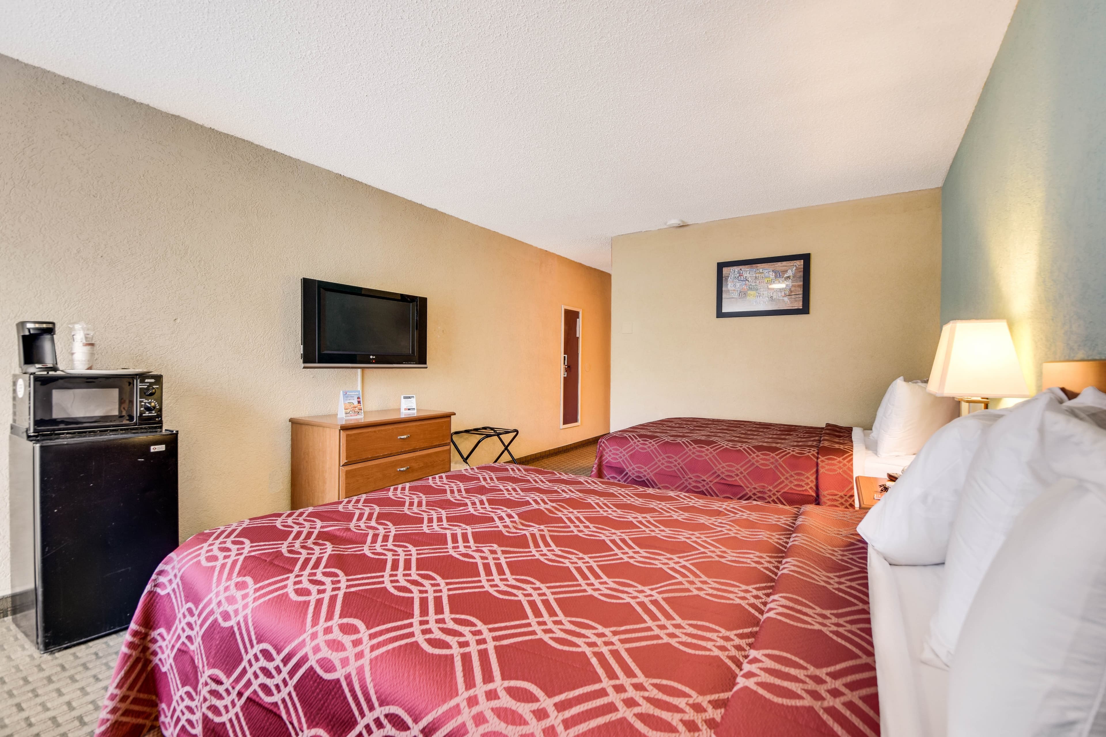 Econo Lodge Tampa near Busch Gardens — 10