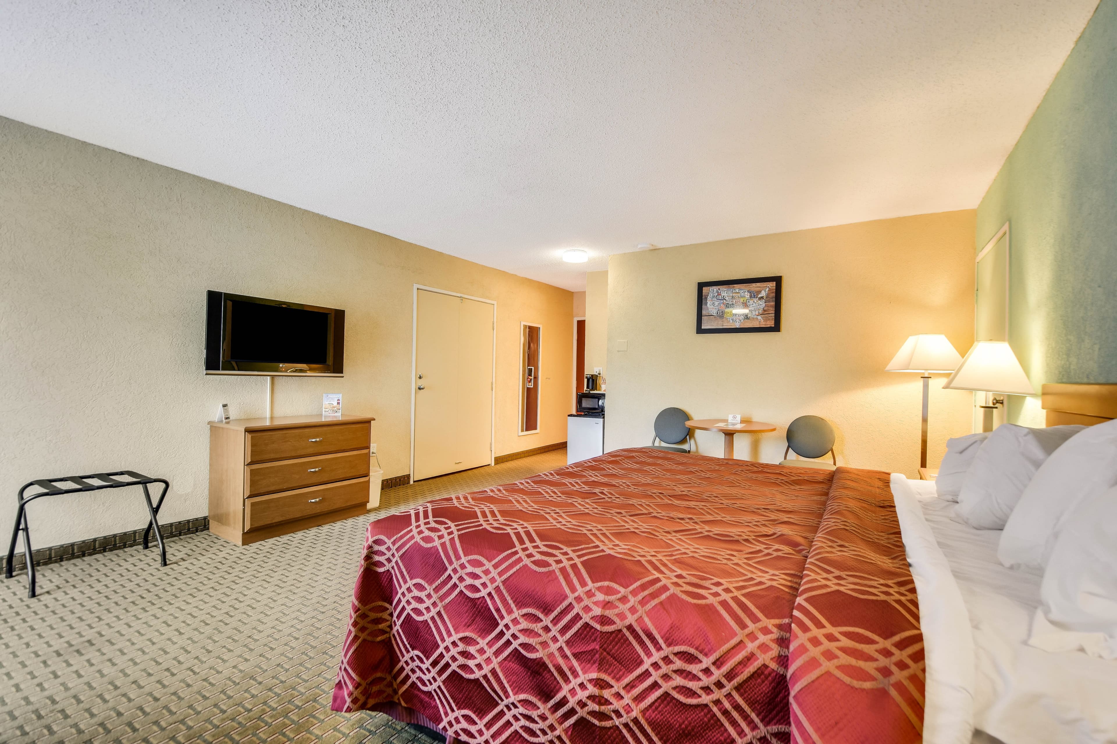 Econo Lodge Tampa near Busch Gardens — 19