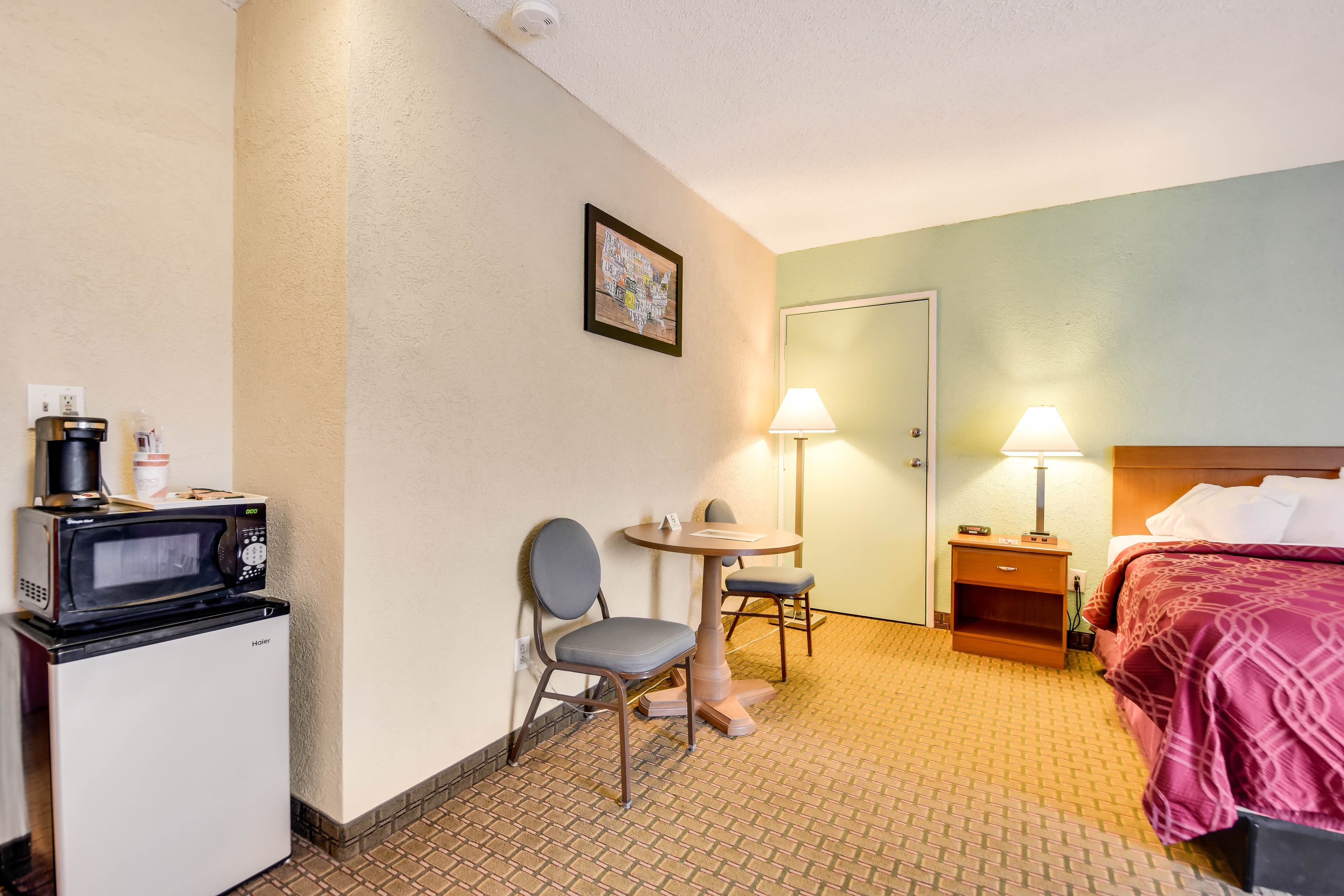 Econo Lodge Tampa near Busch Gardens — 20