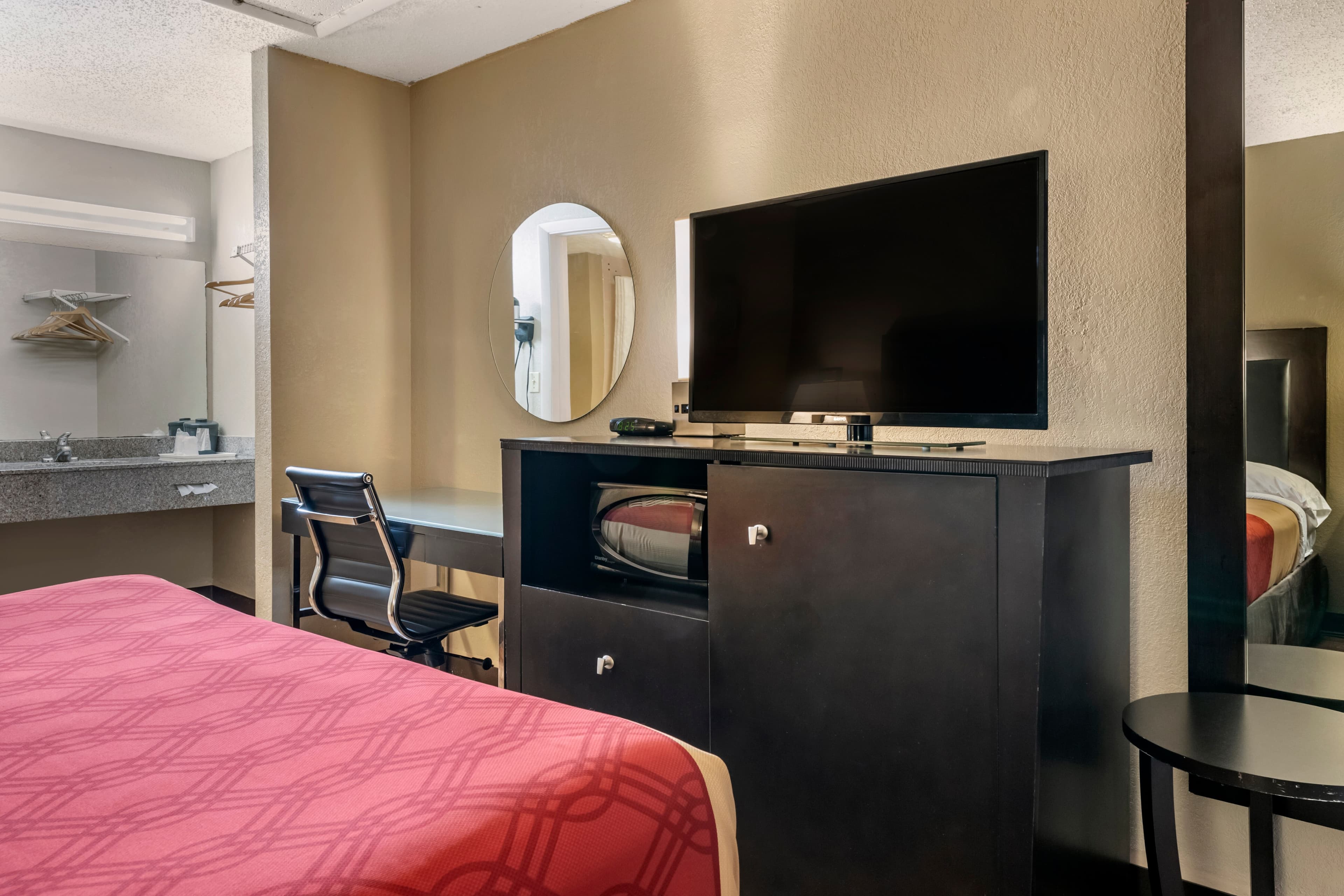 Econo Lodge Sebring - Image 3
