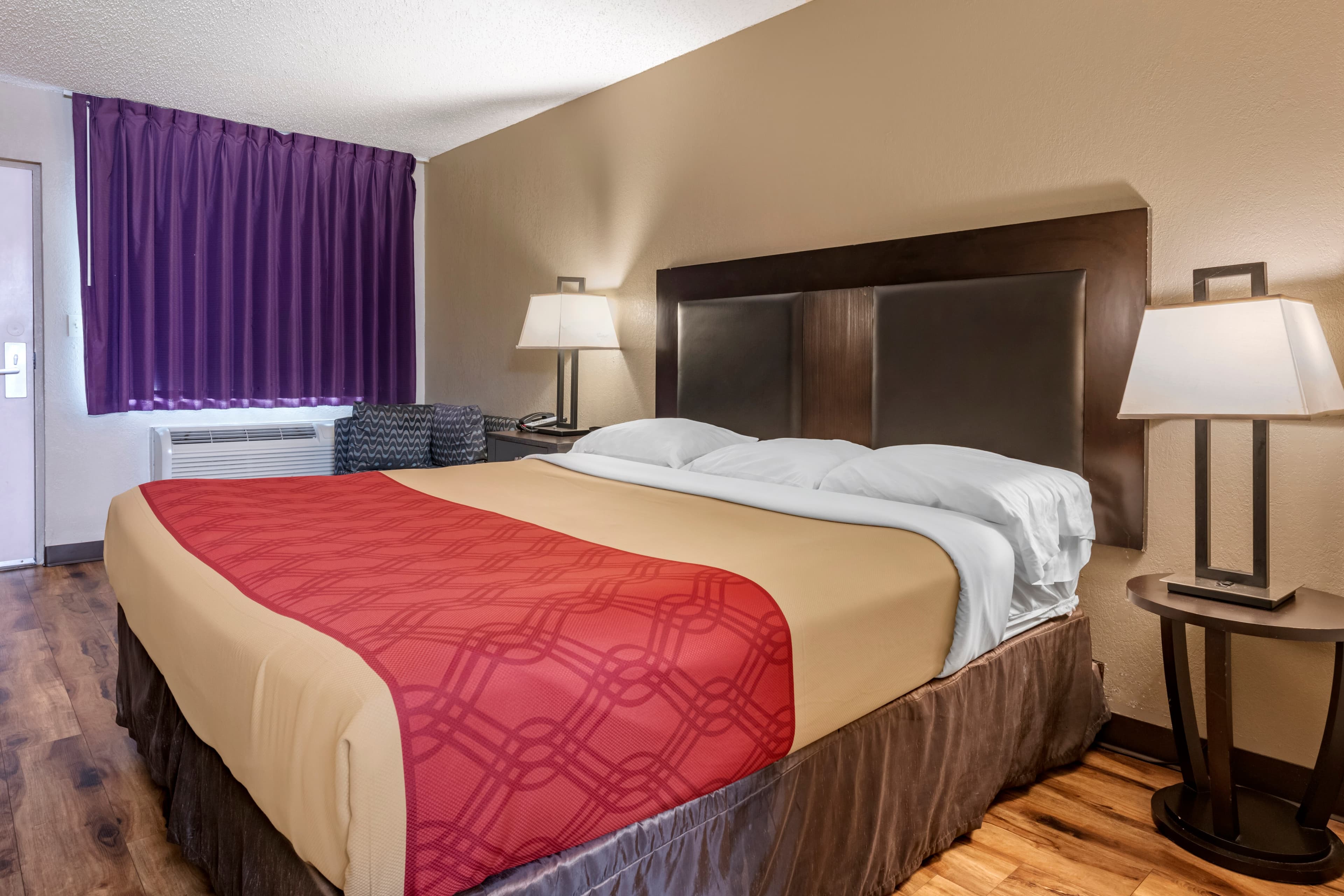Econo Lodge Sebring - Image 4