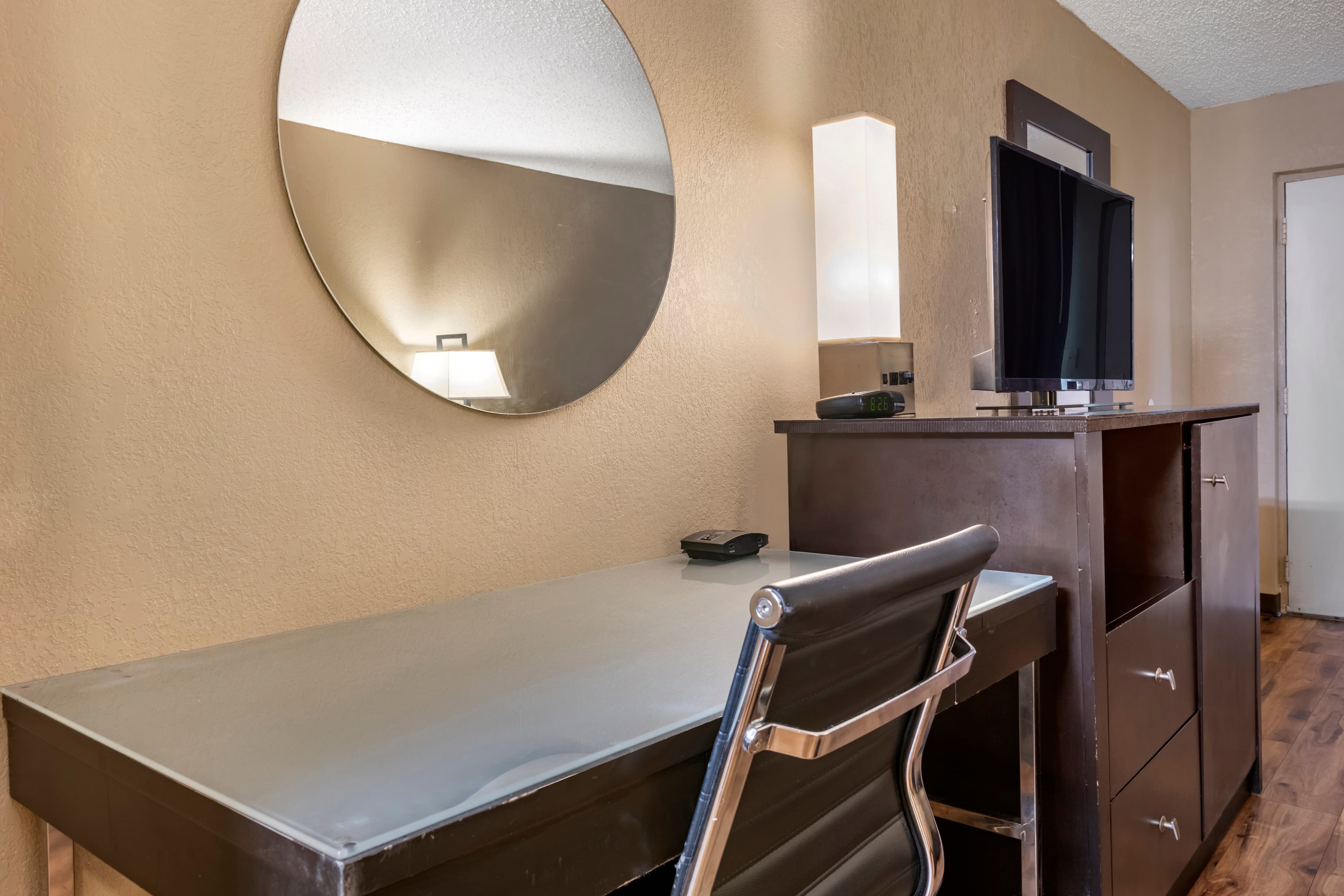 Econo Lodge Sebring - Image 5